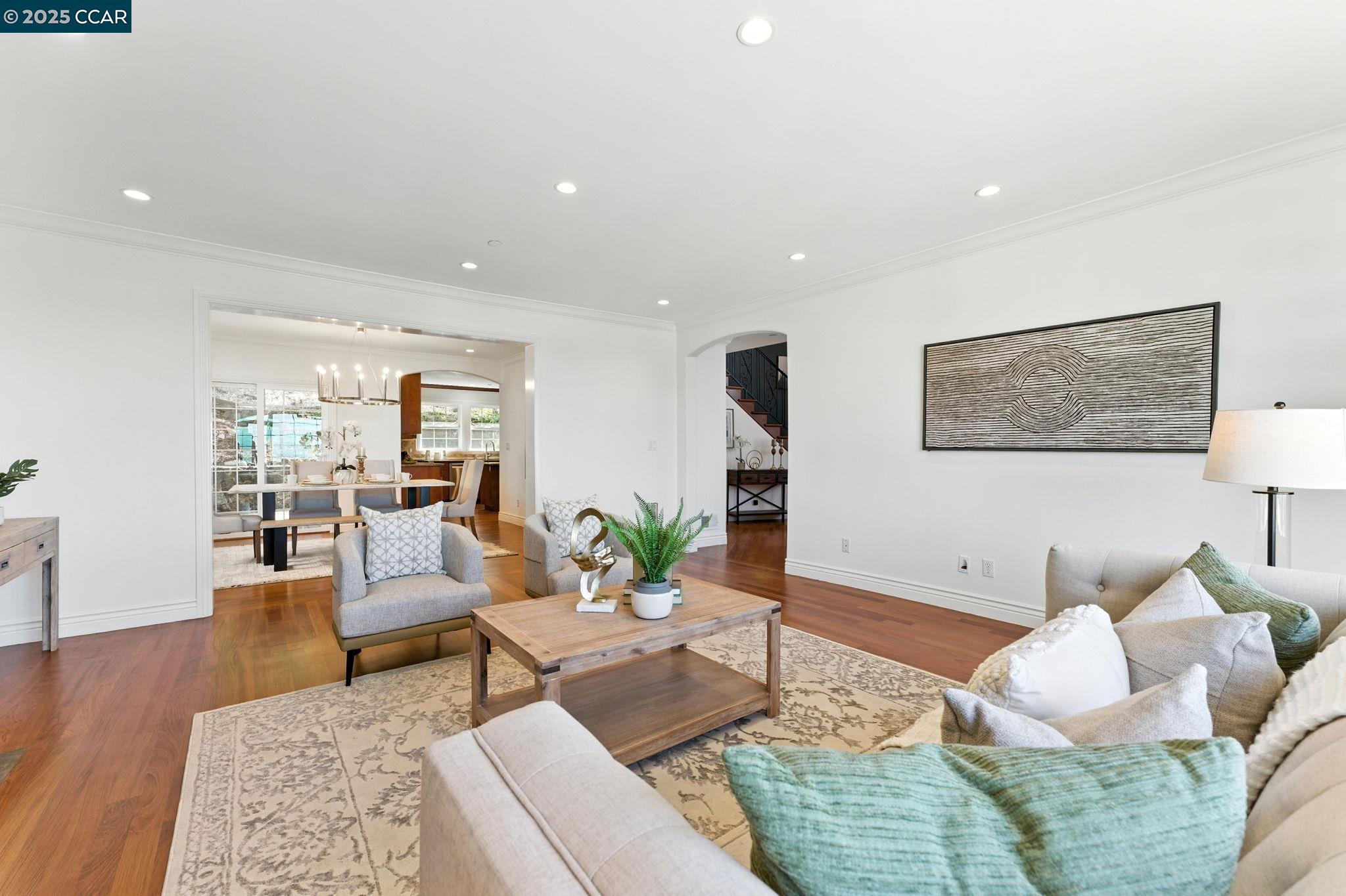 8 Millbrae Cir