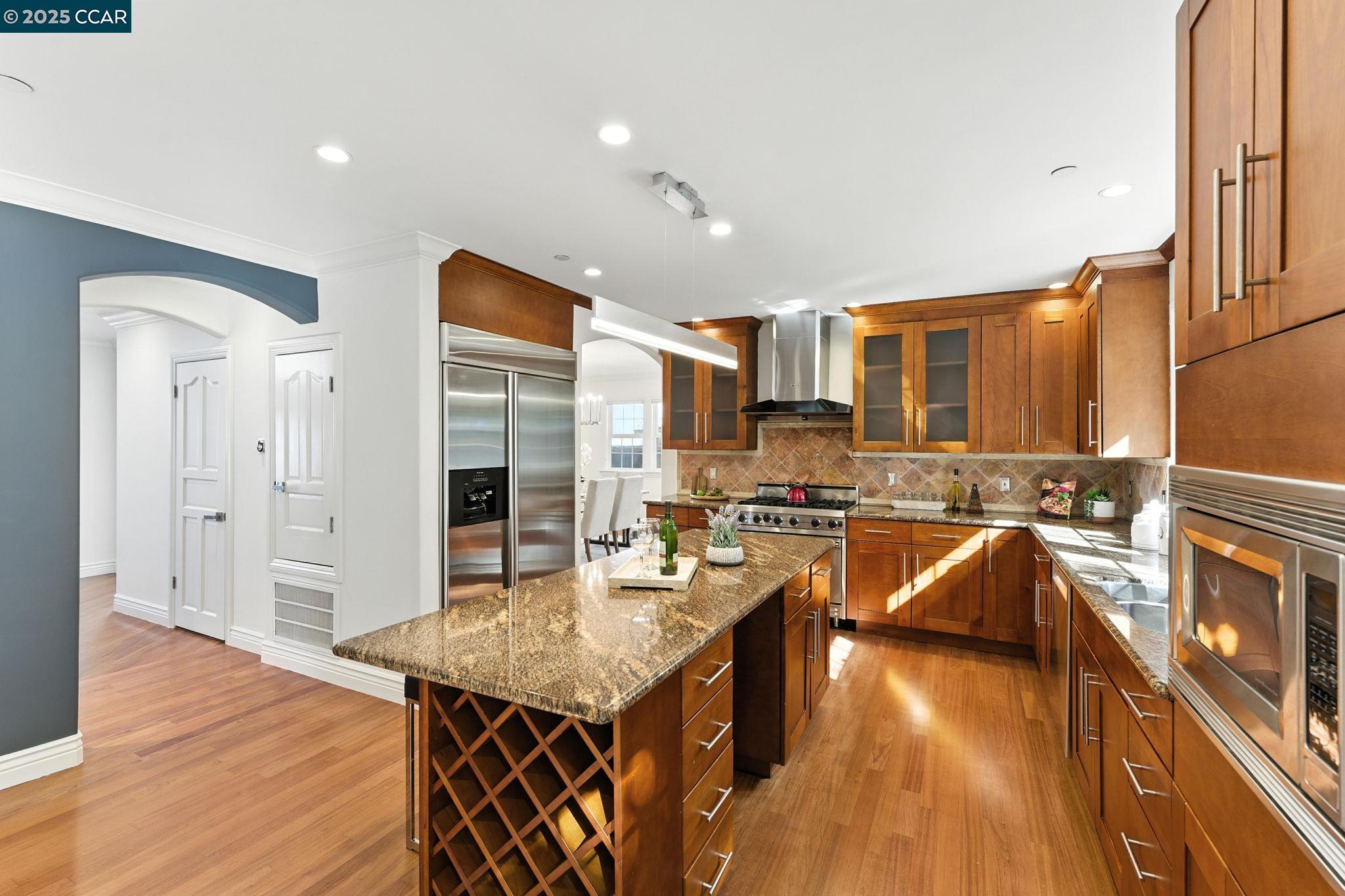 8 Millbrae Cir