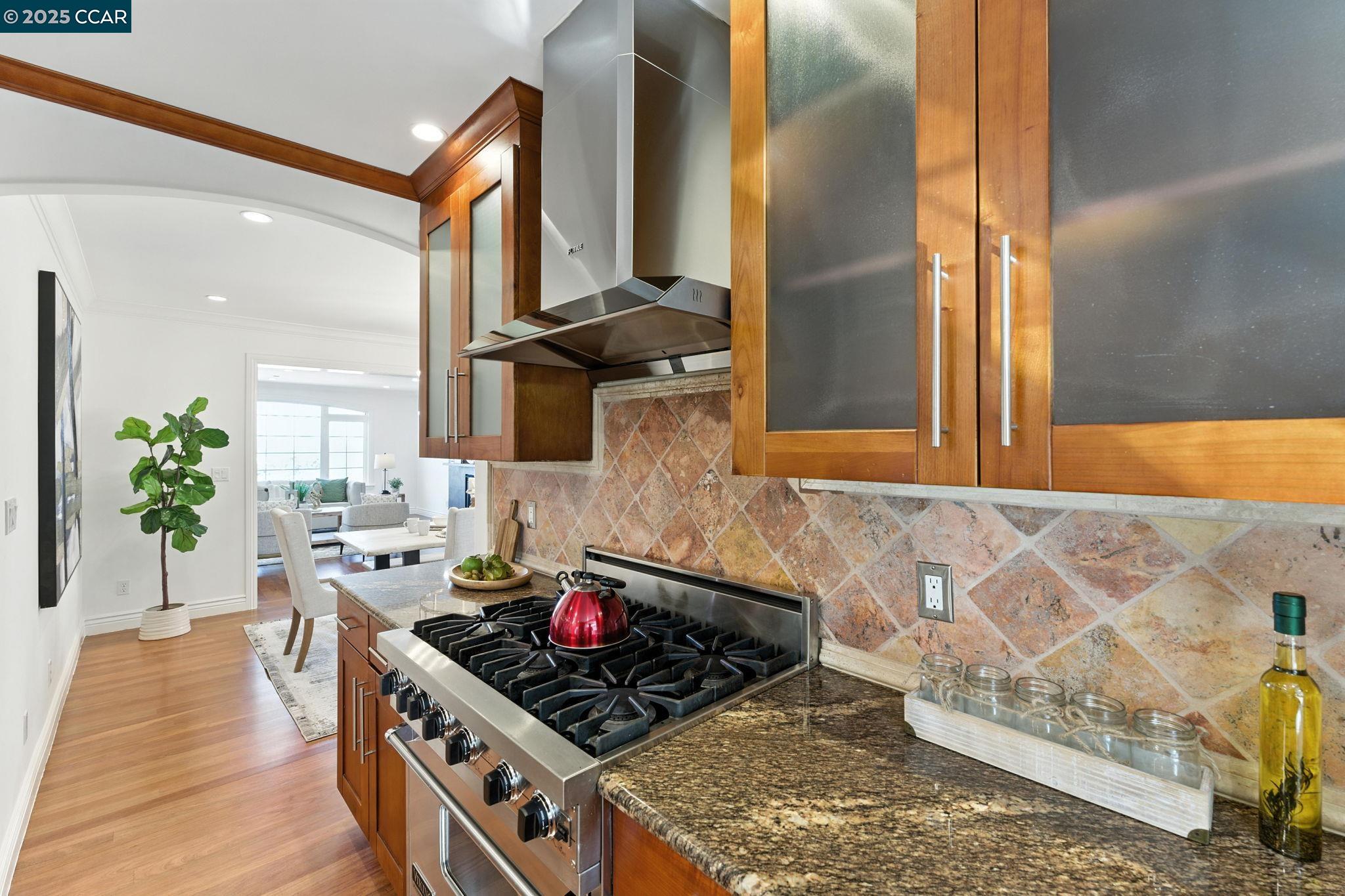 8 Millbrae Cir