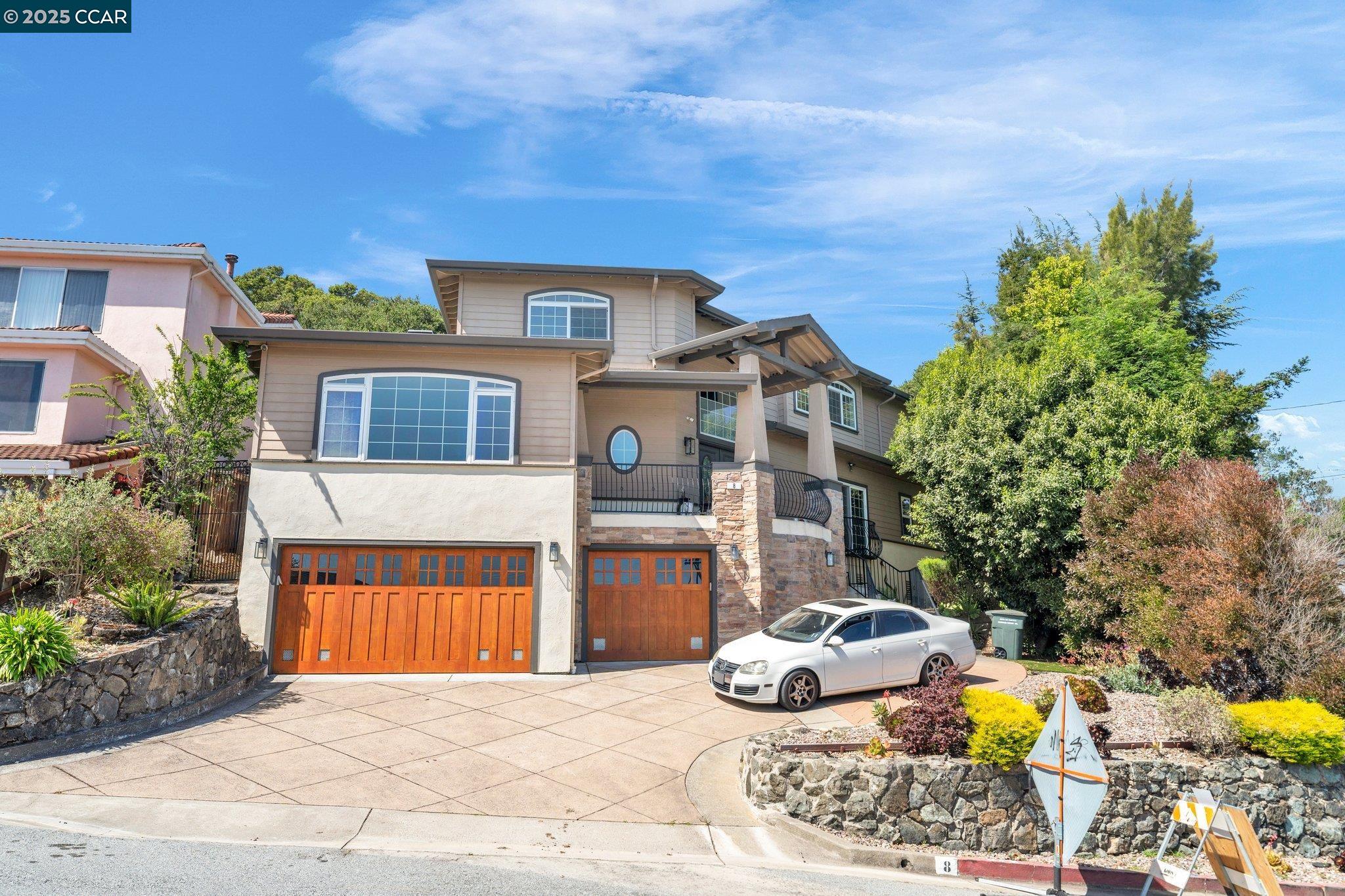 8 Millbrae Cir