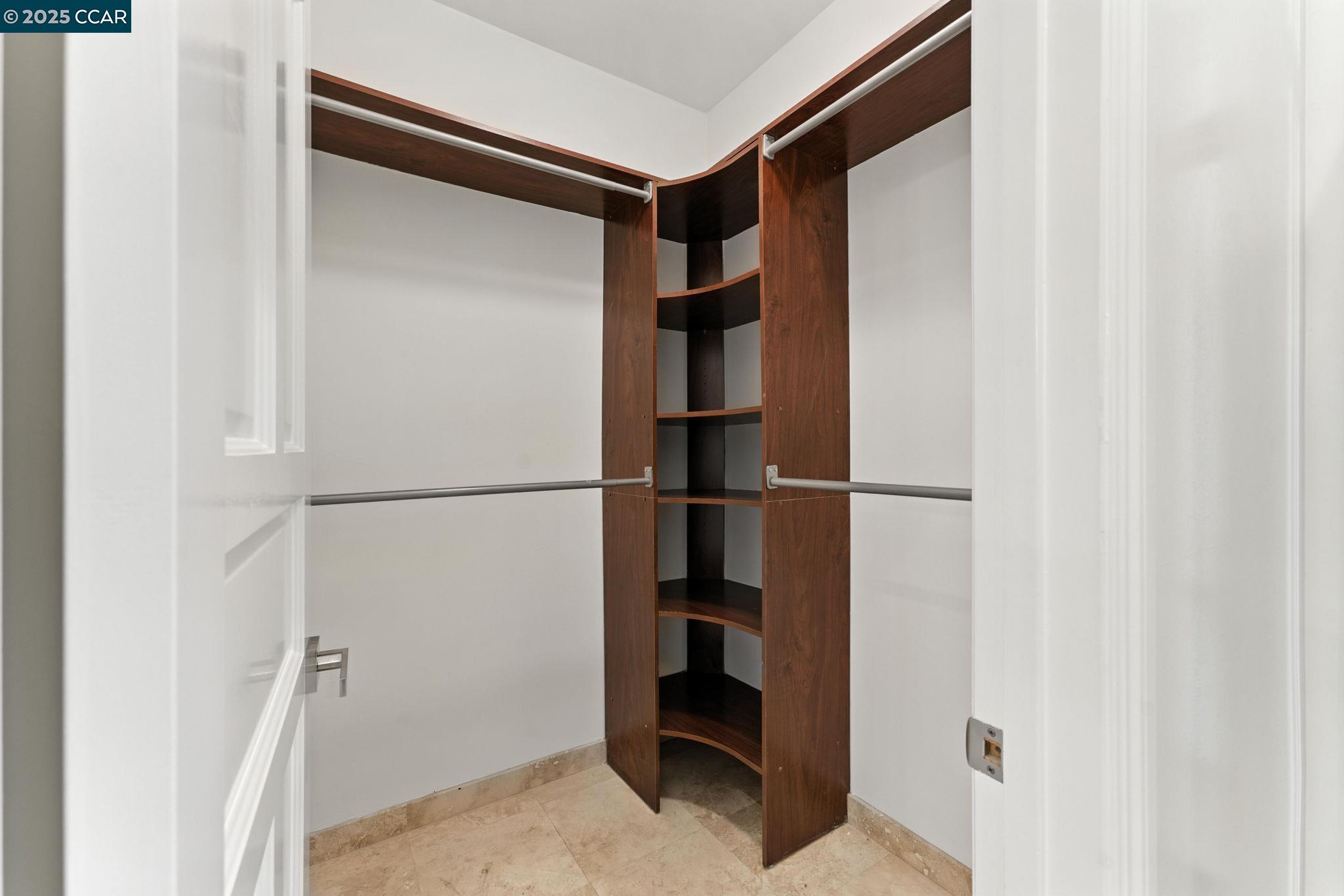 8 Millbrae Cir