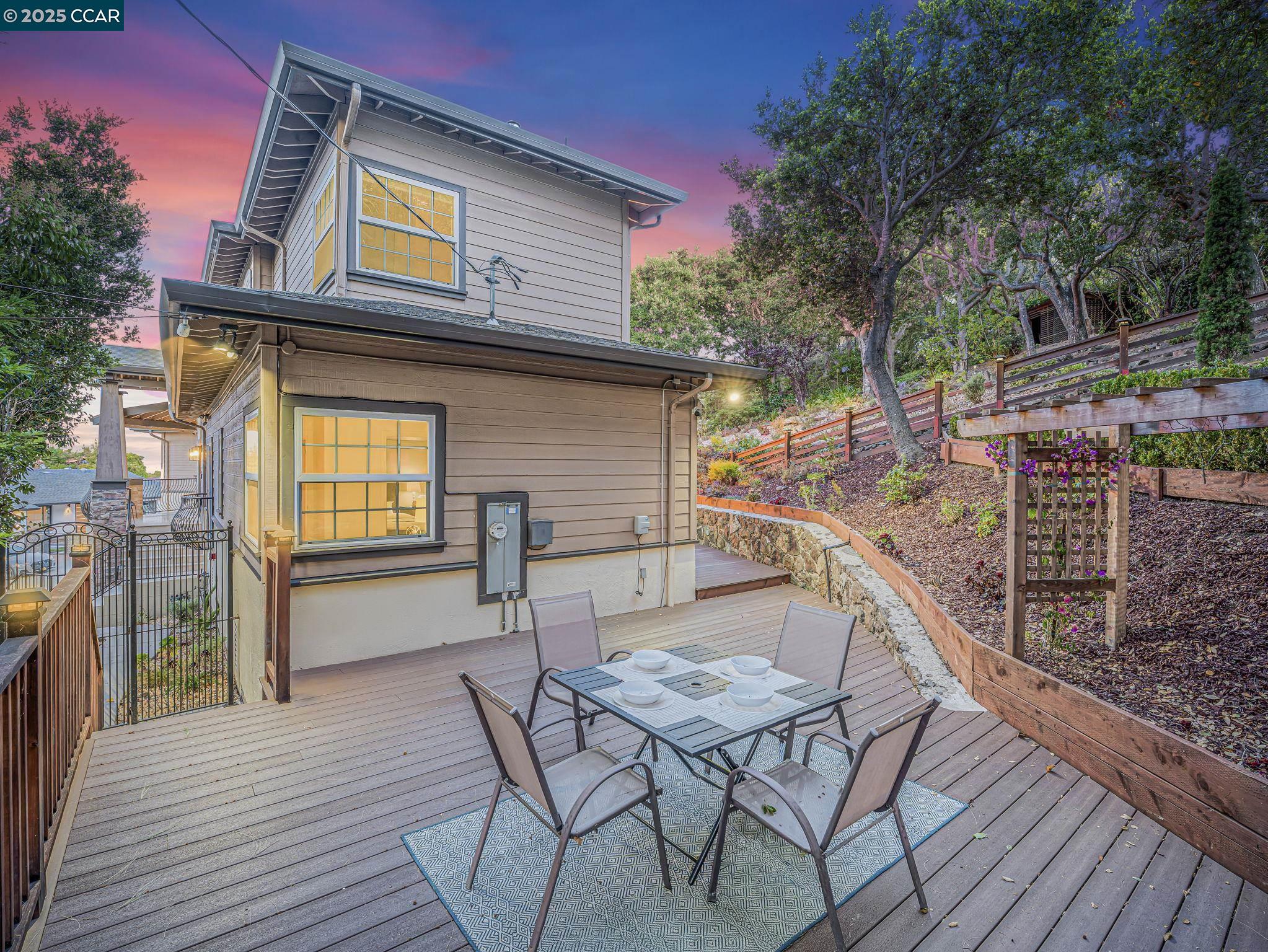 8 Millbrae Cir