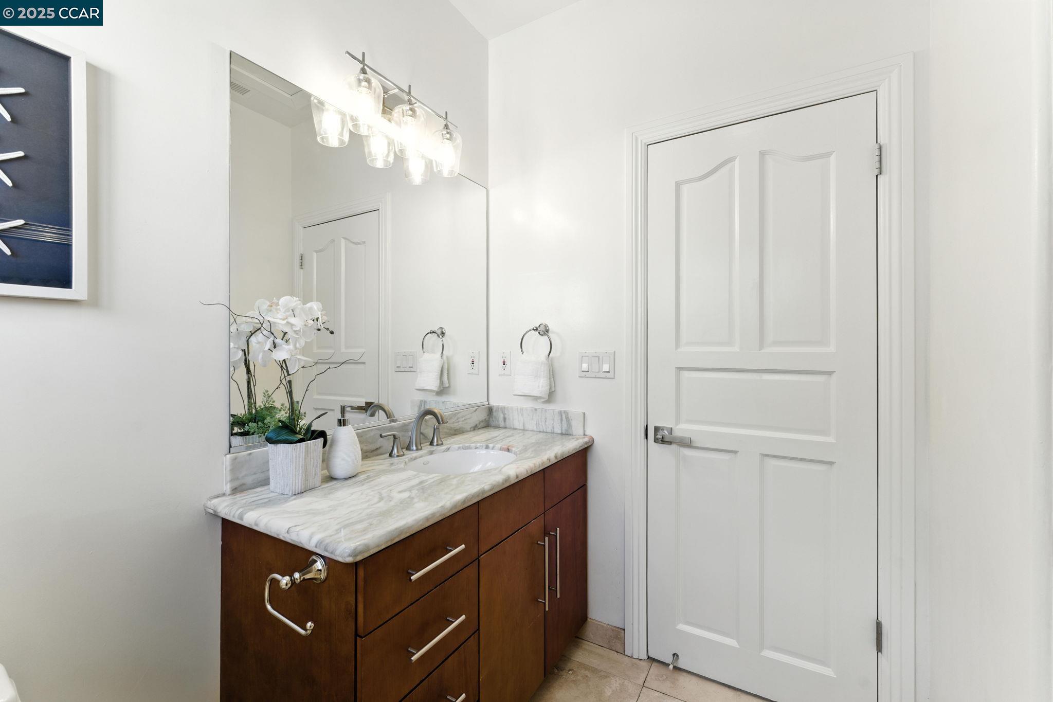 8 Millbrae Cir
