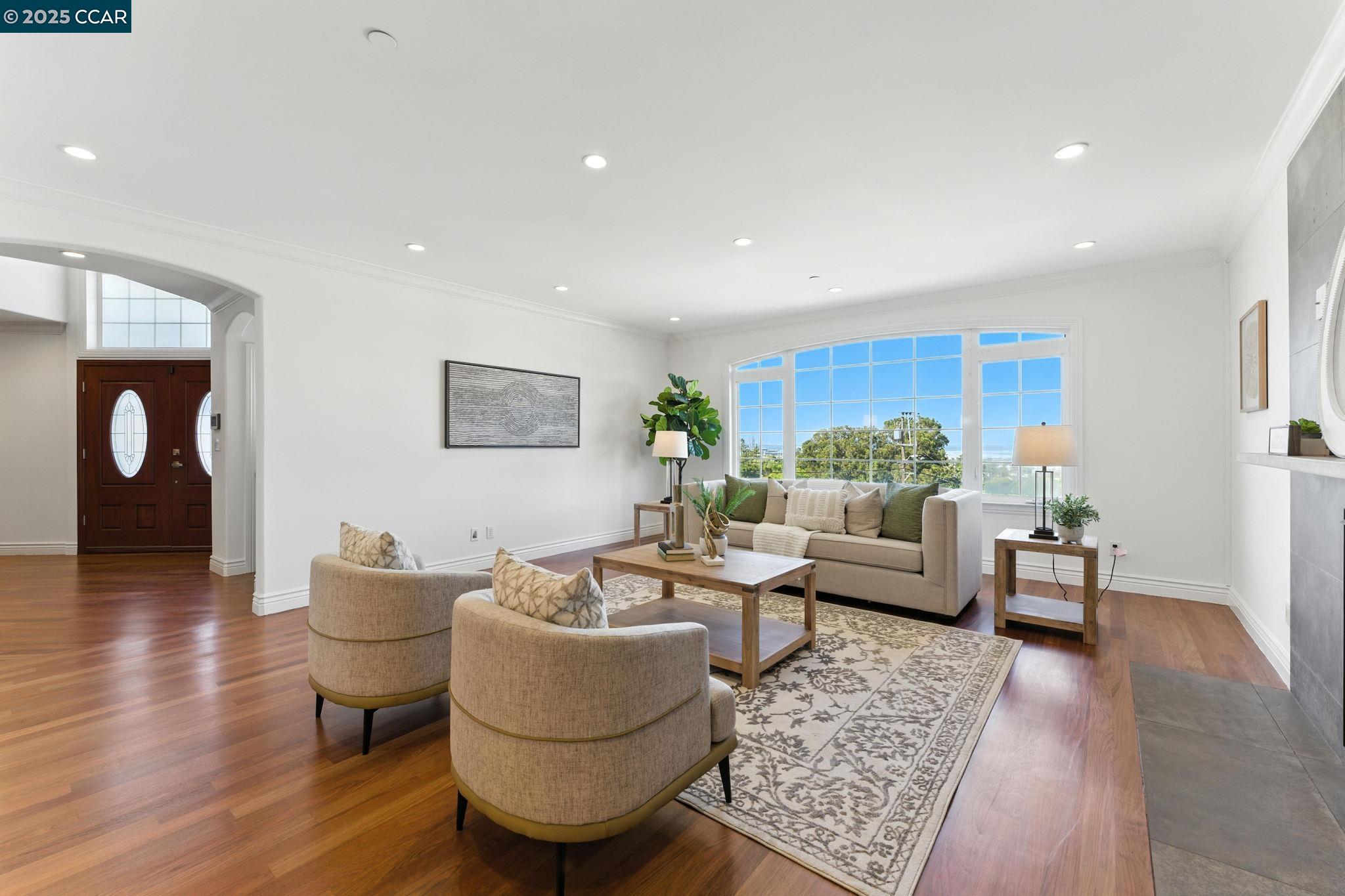 8 Millbrae Cir