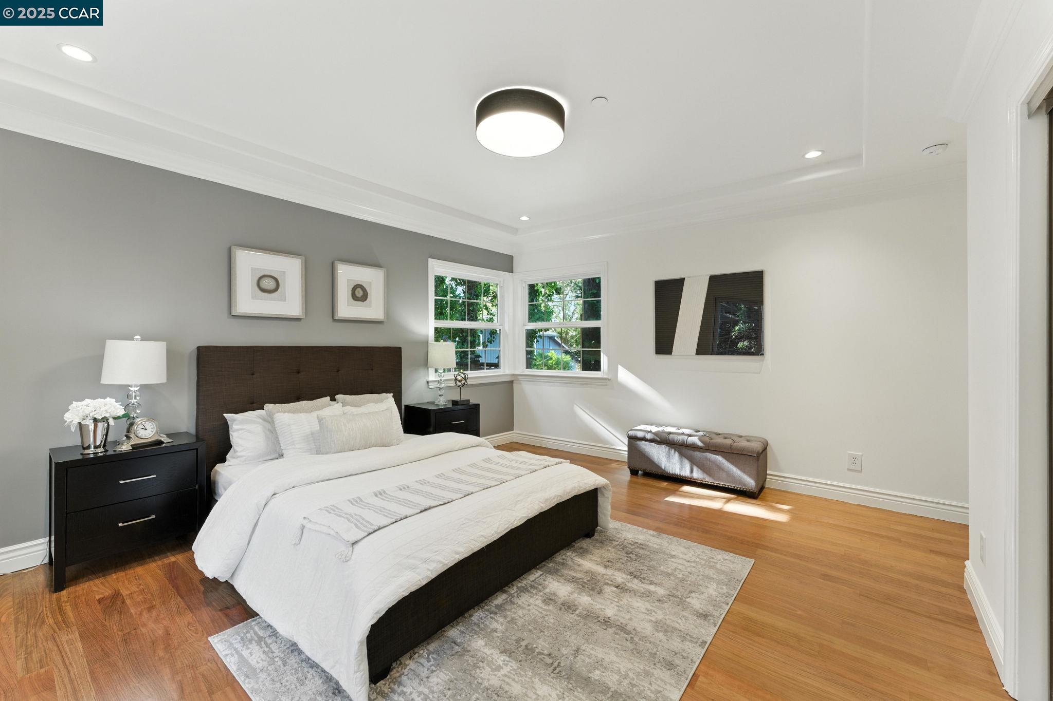 8 Millbrae Cir