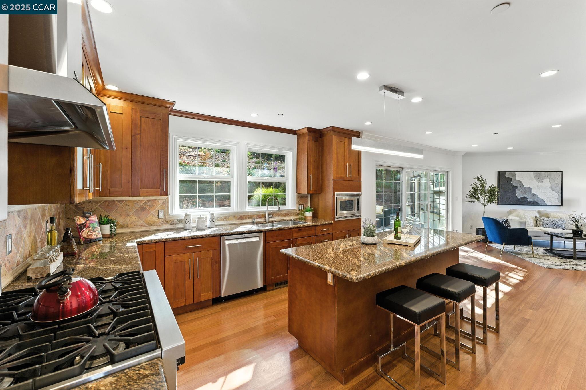 8 Millbrae Cir