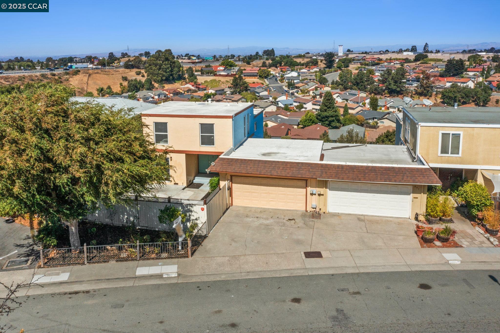 989 Parkside Dr