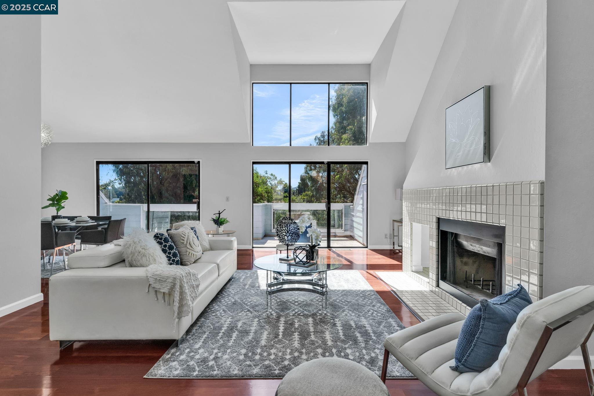 3231 Southridge Dr