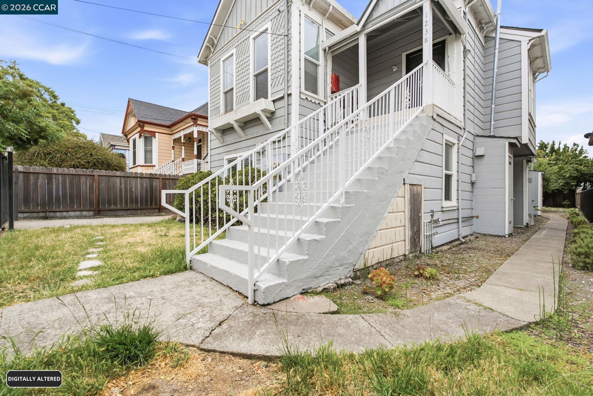 1238 Haskell St