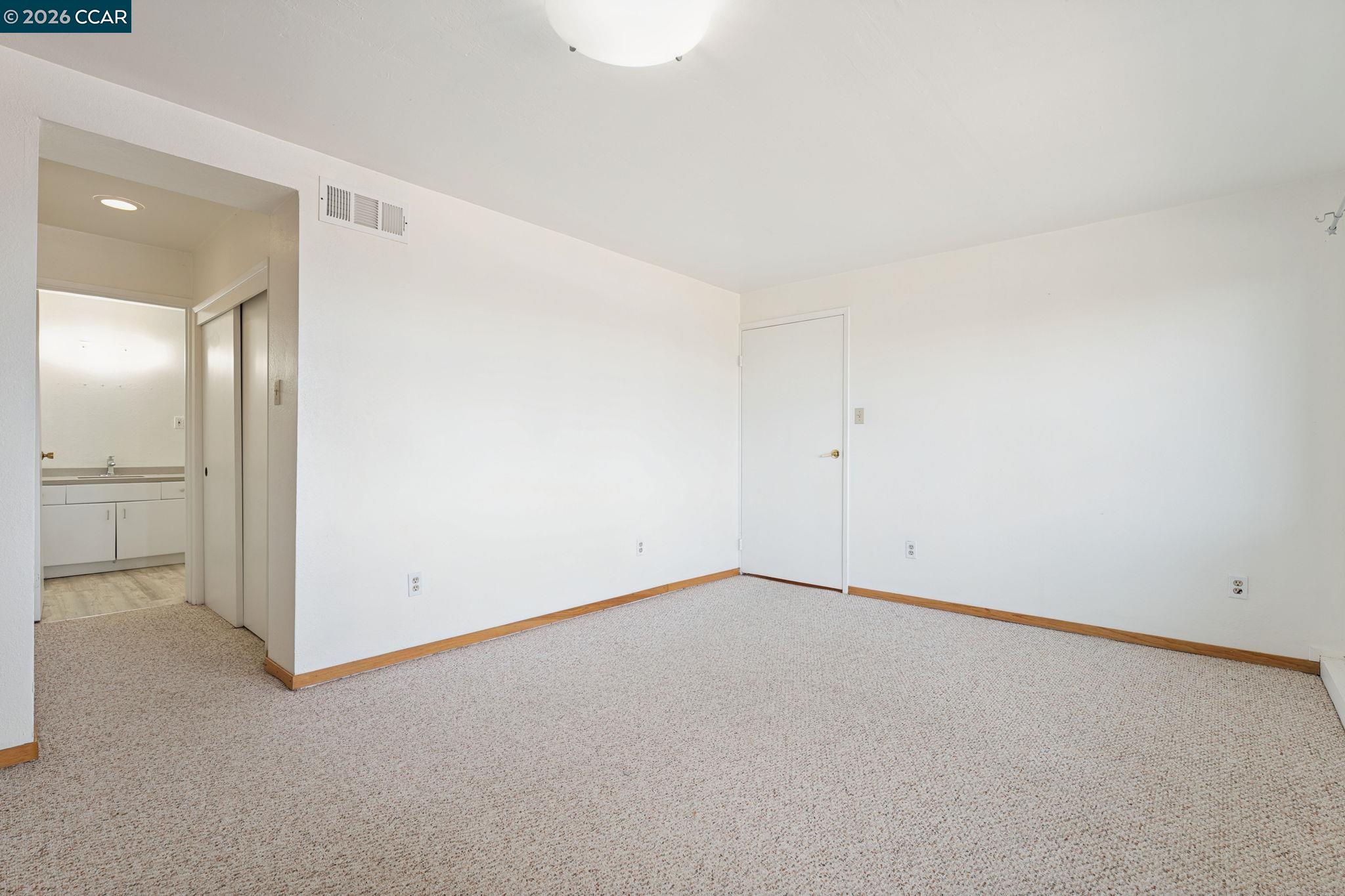 6386 Claremont Ave