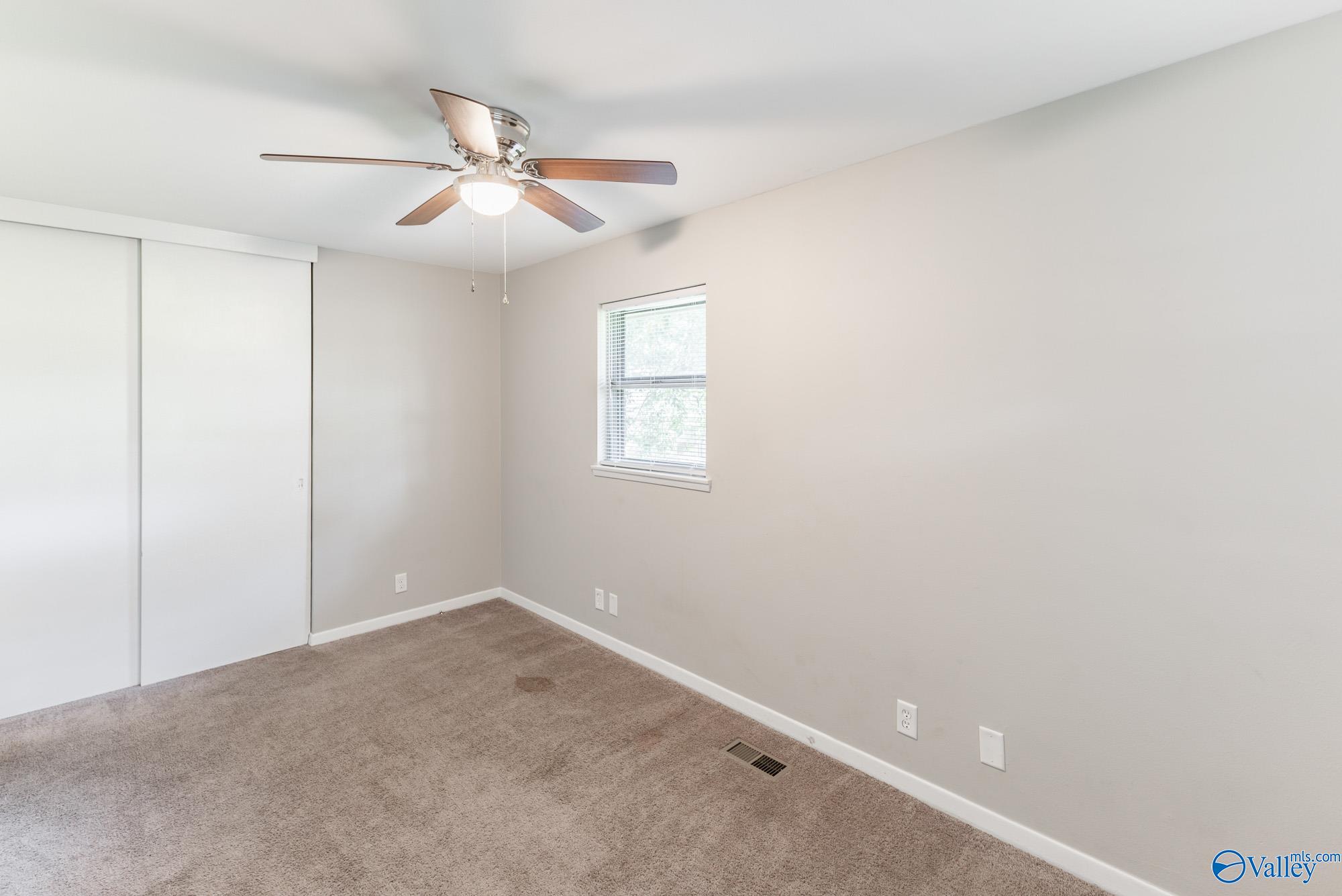 2402 Mcclain Circle NW