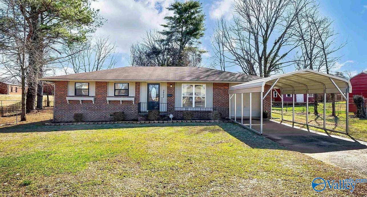 2402 Mcclain Circle NW