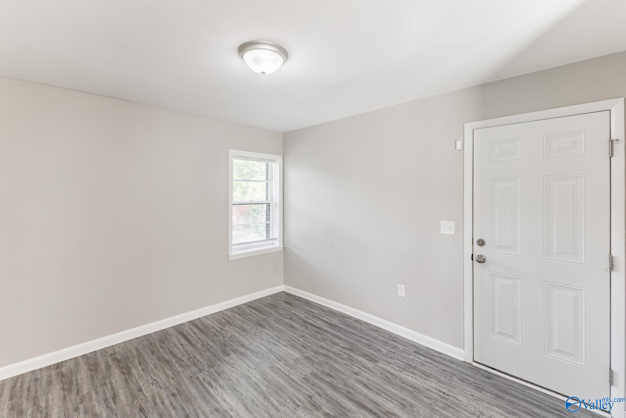 2402 Mcclain Circle NW