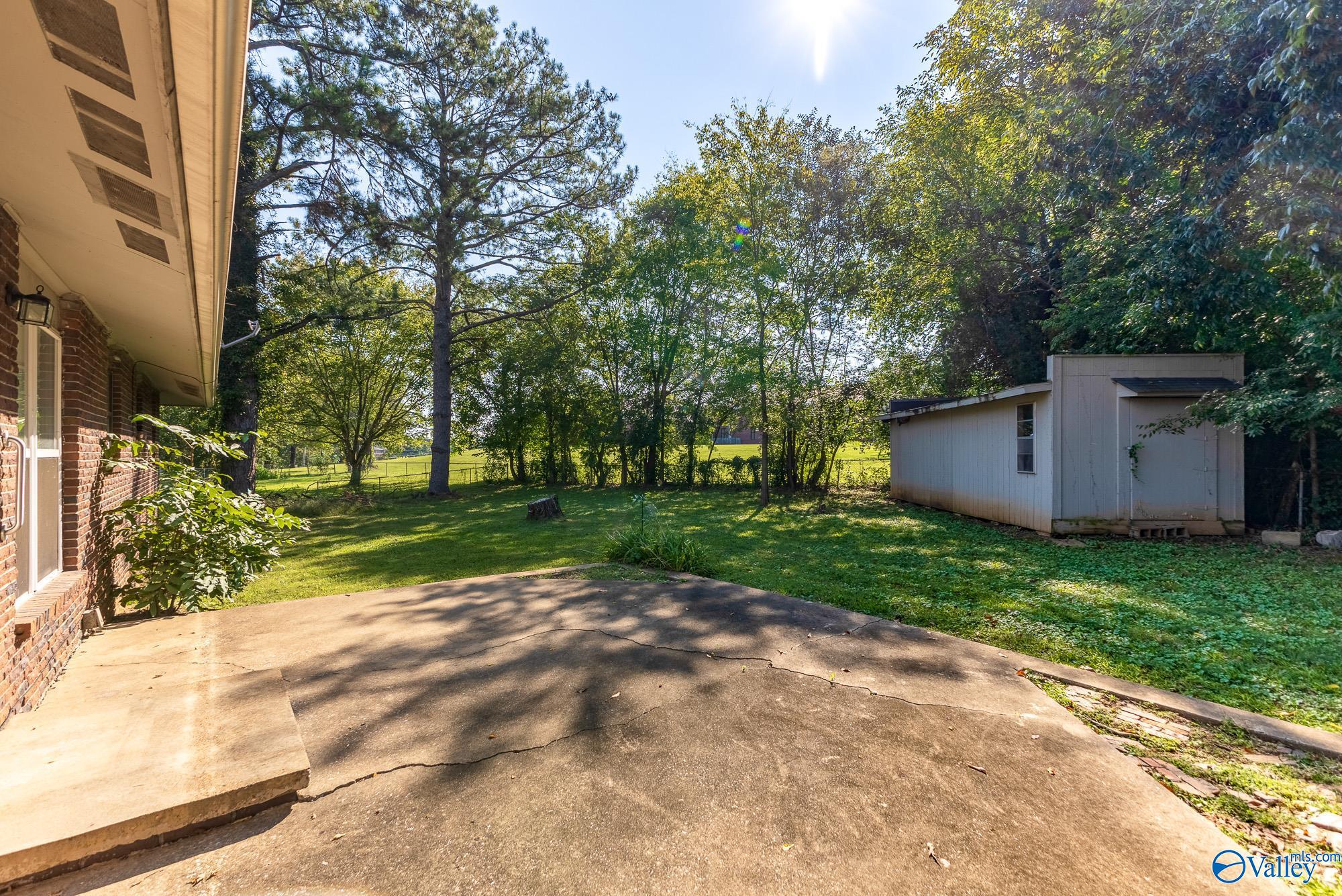 2402 Mcclain Circle NW