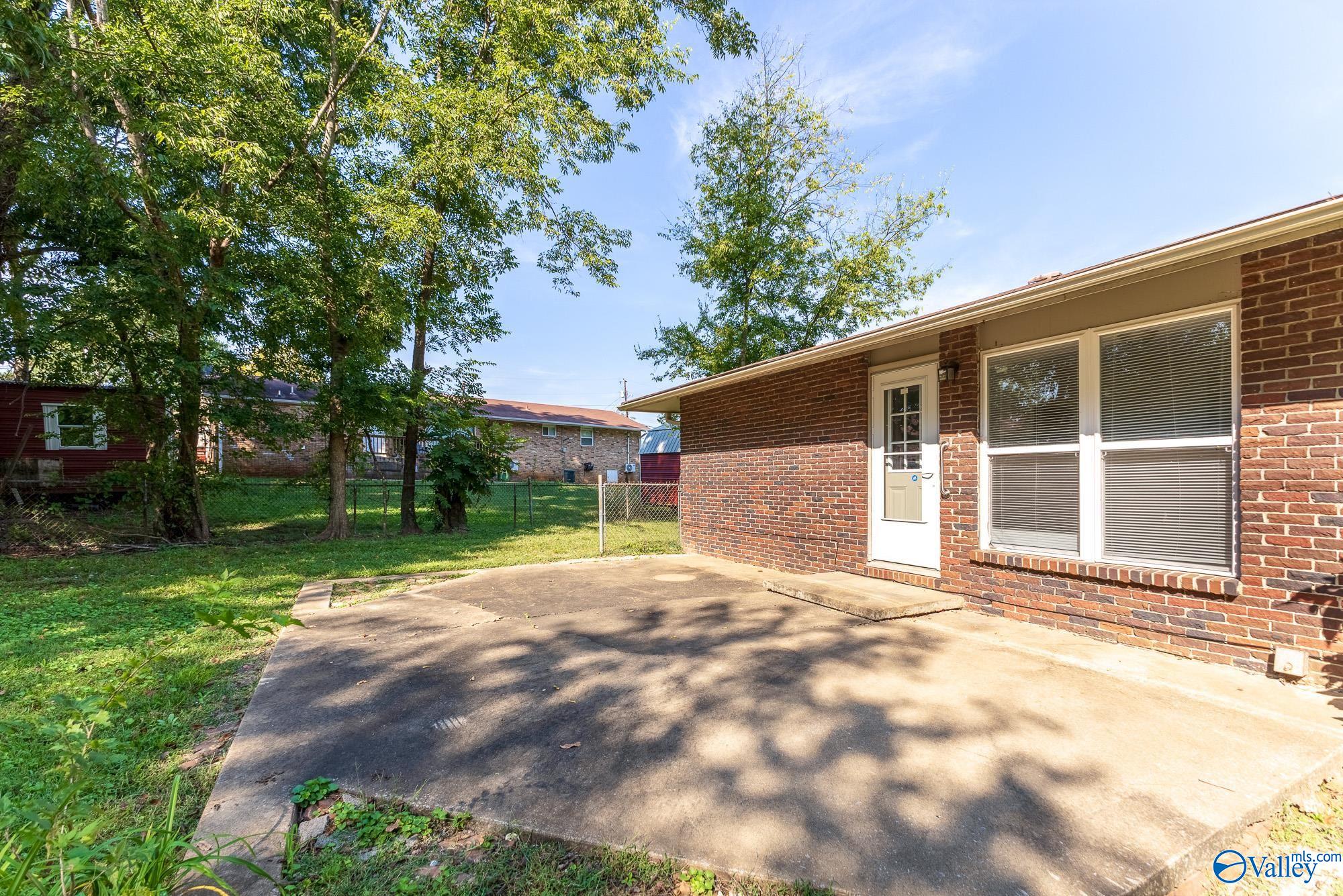 2402 Mcclain Circle NW