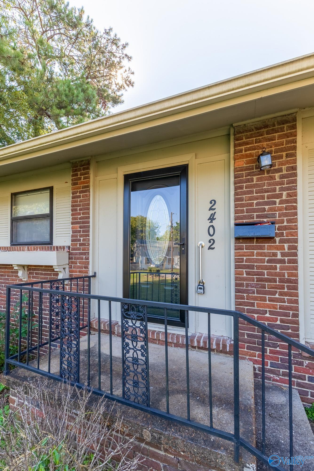 2402 Mcclain Circle NW