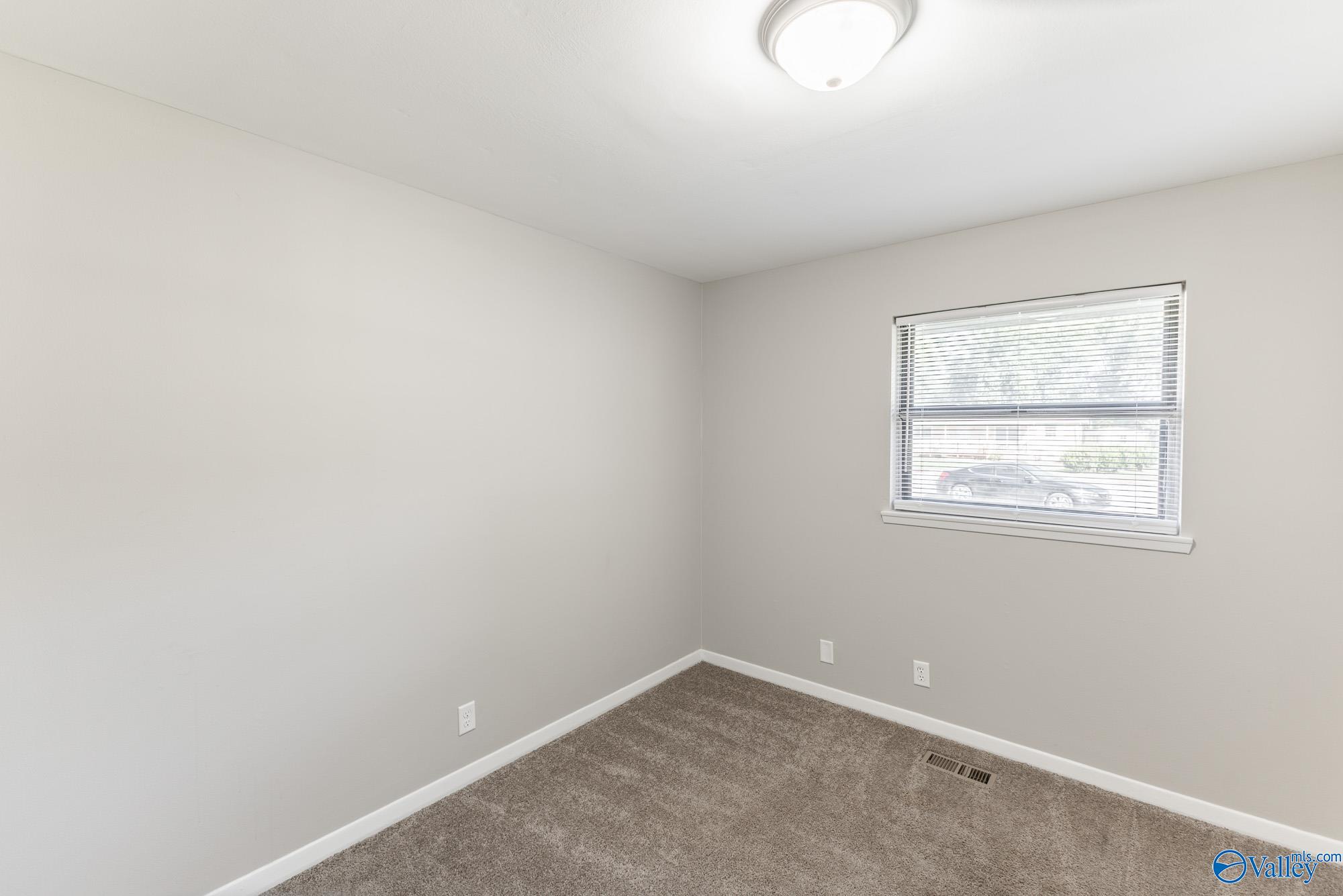 2402 Mcclain Circle NW