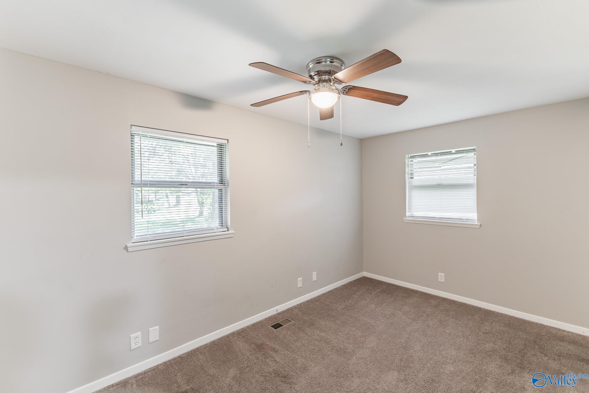 2402 Mcclain Circle NW