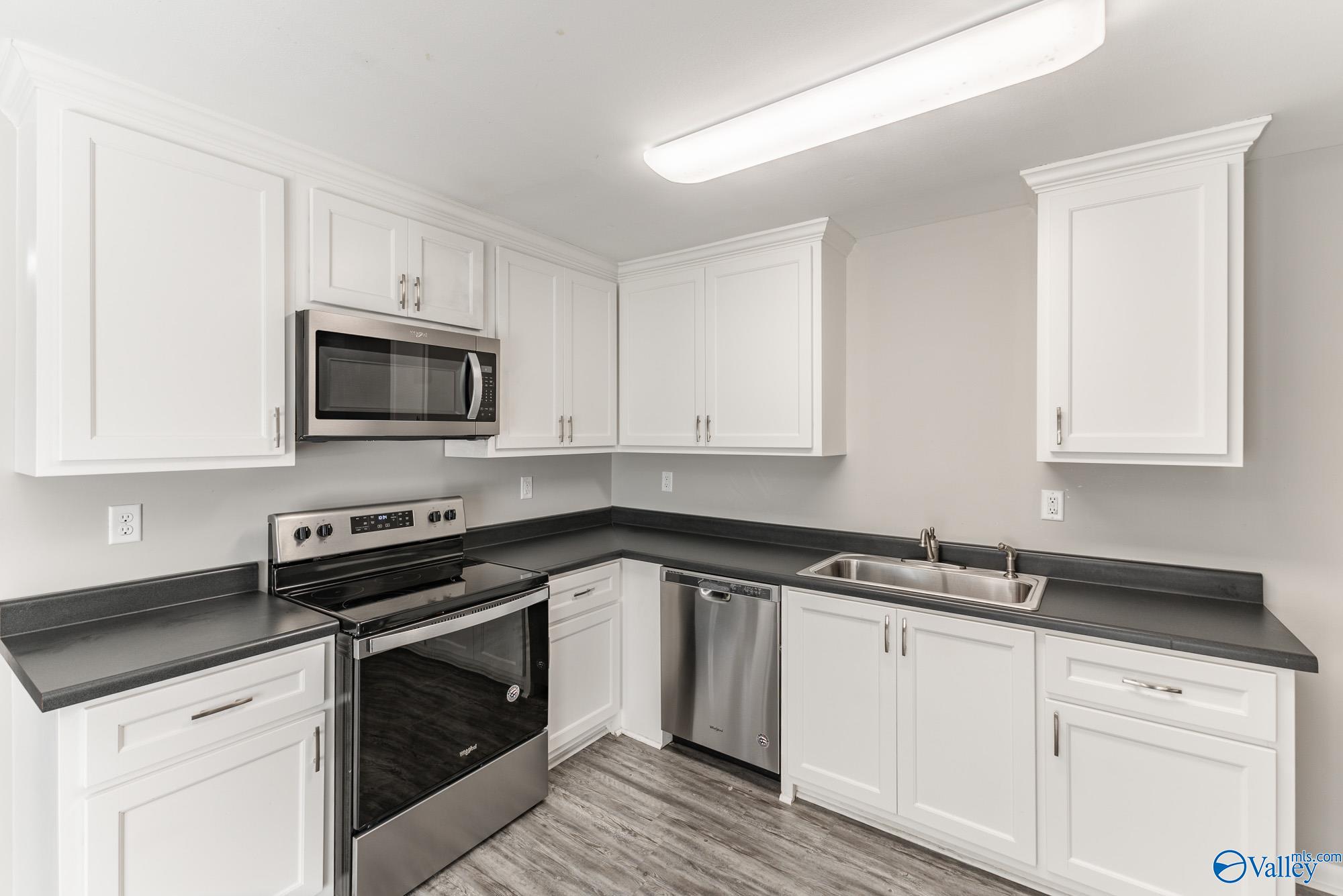 2402 Mcclain Circle NW