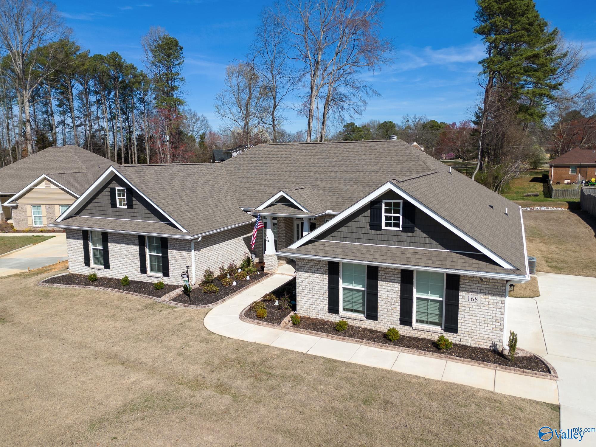 168 Summit Lakes Drive NE