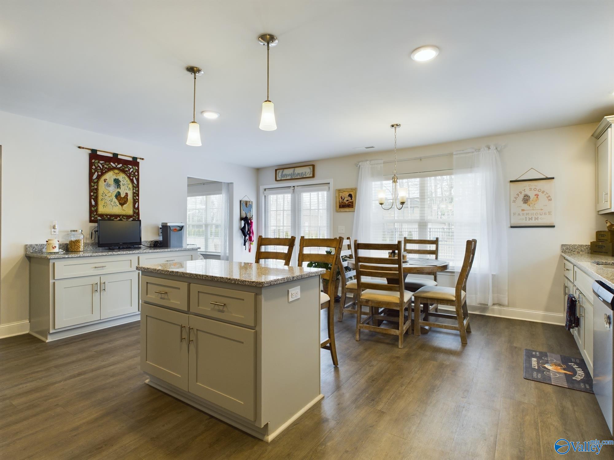 168 Summit Lakes Drive NE