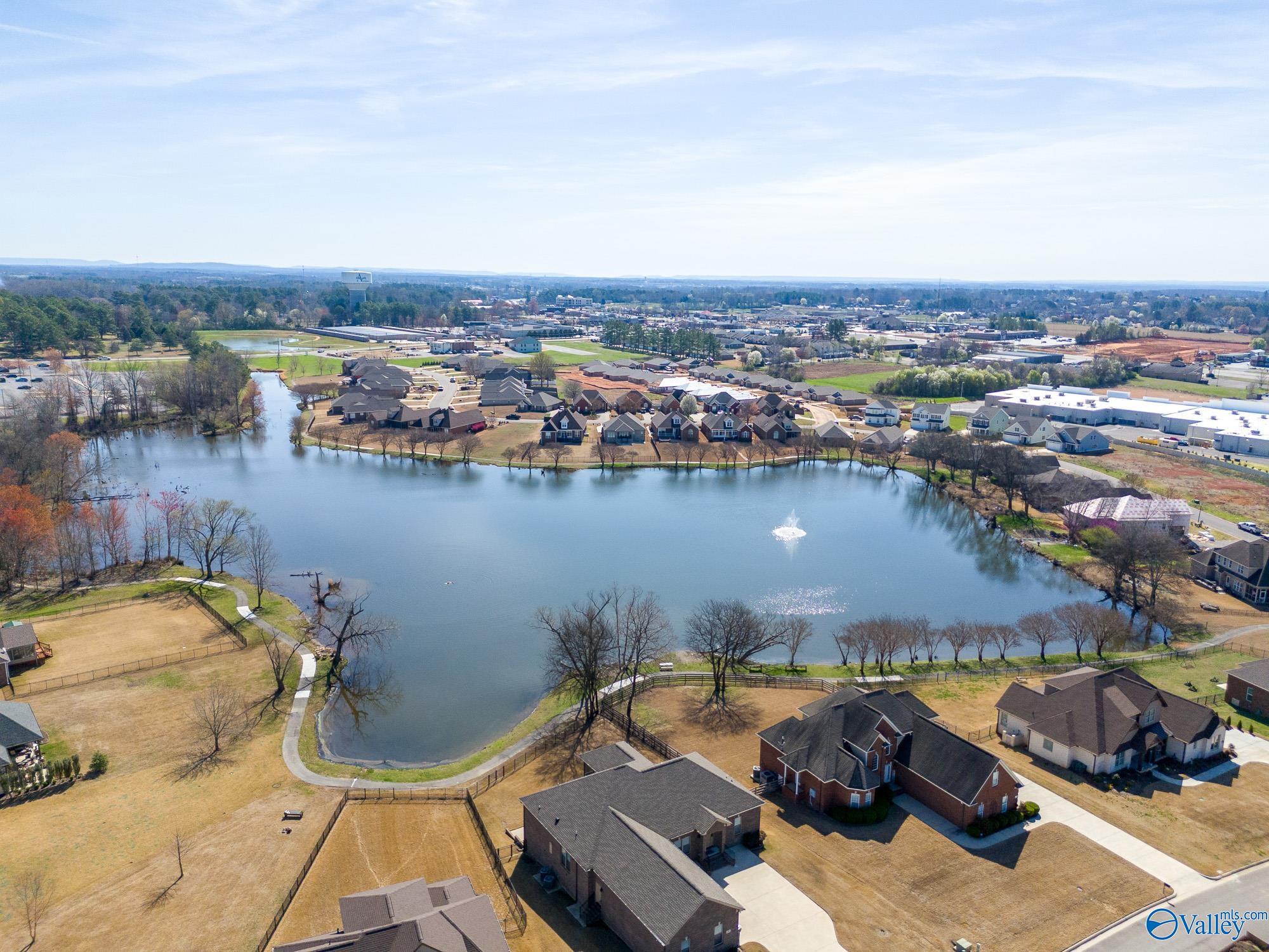 168 Summit Lakes Drive NE