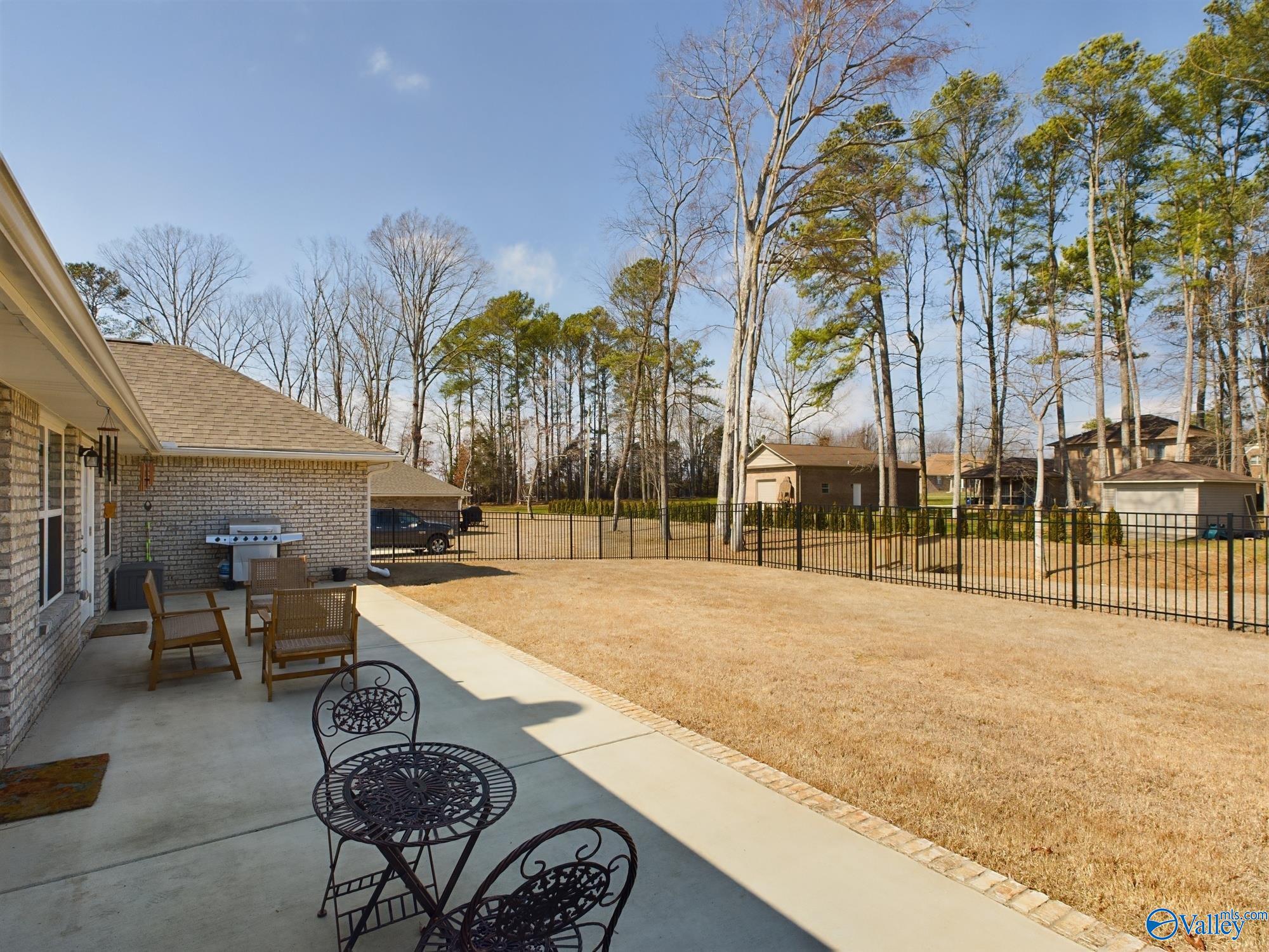 168 Summit Lakes Drive NE