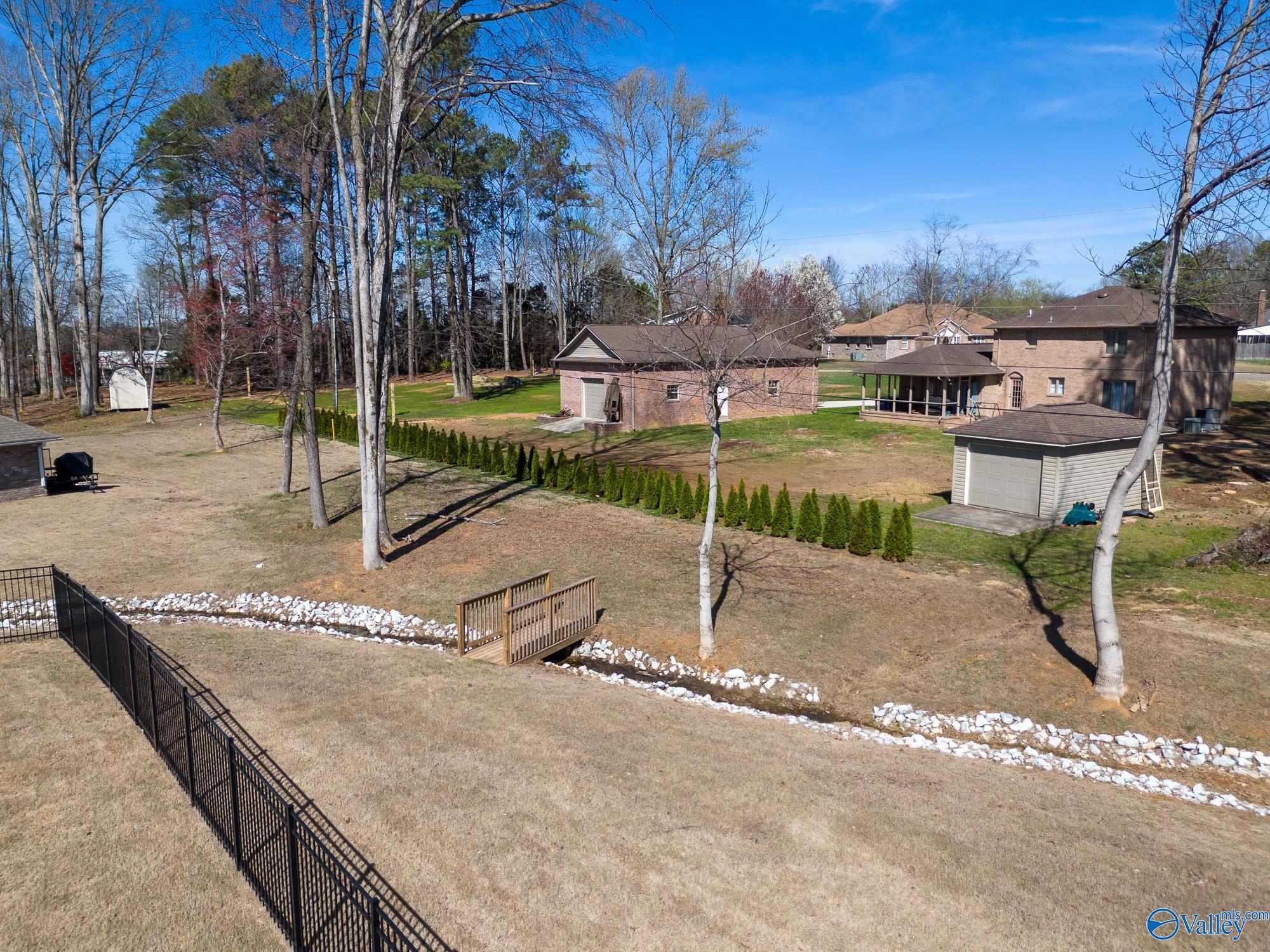 168 Summit Lakes Drive NE