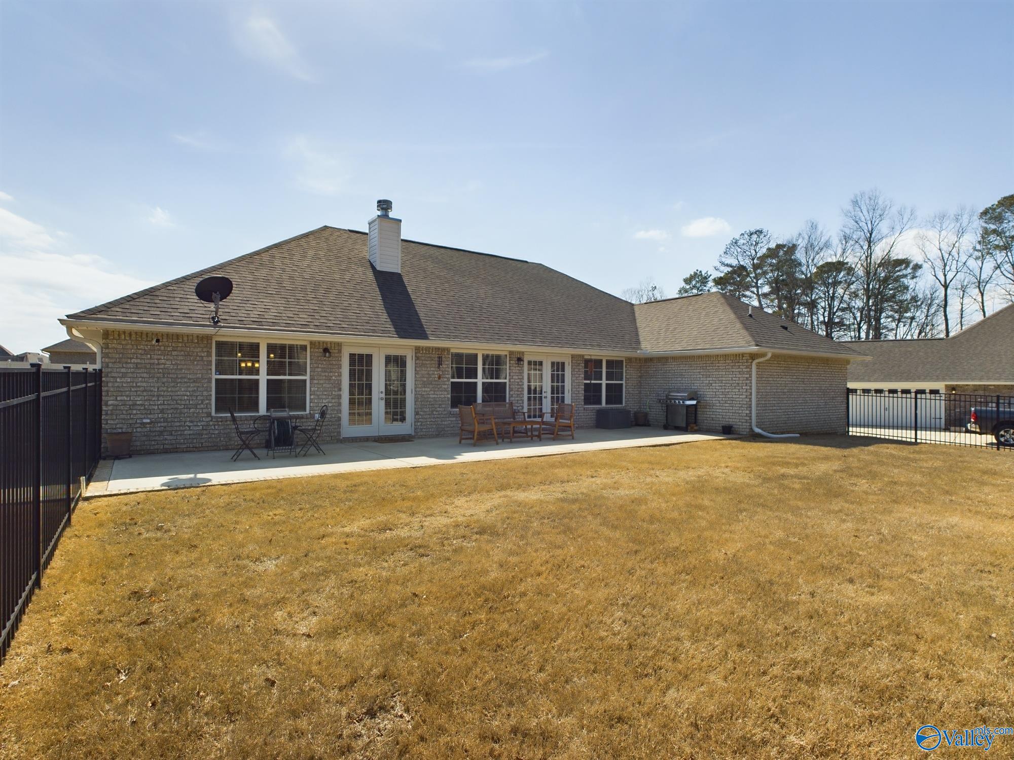 168 Summit Lakes Drive NE