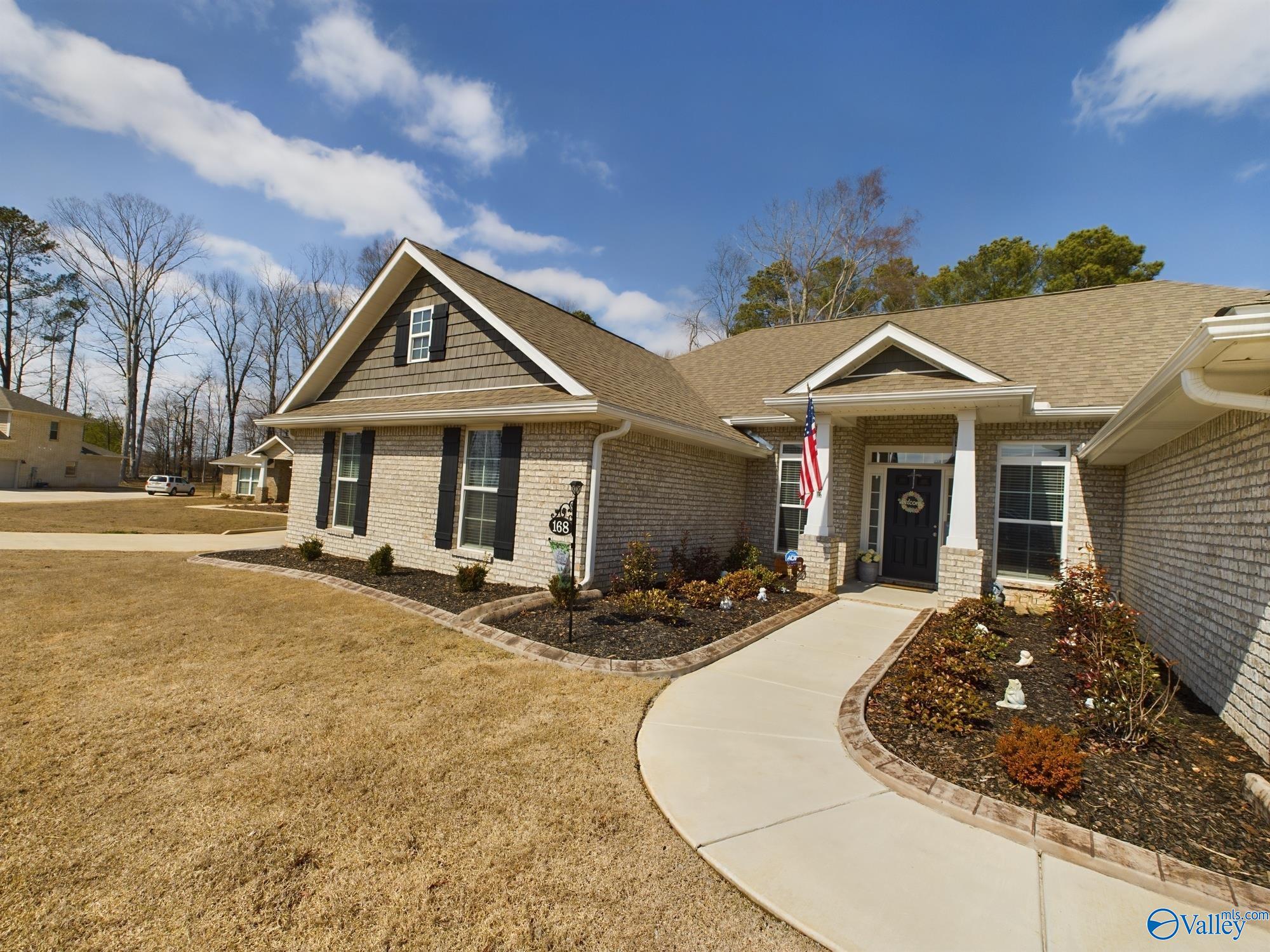 168 Summit Lakes Drive NE