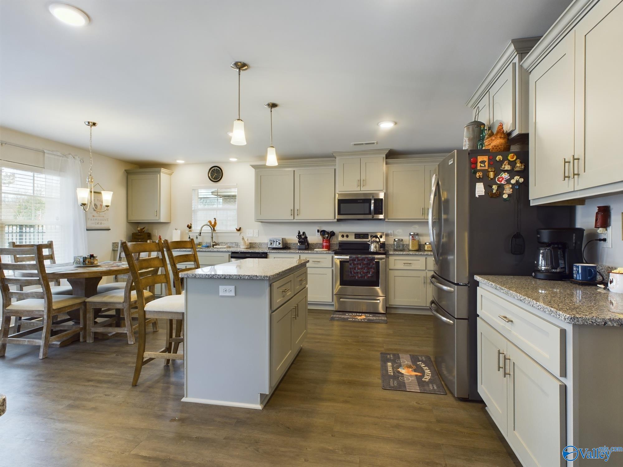 168 Summit Lakes Drive NE