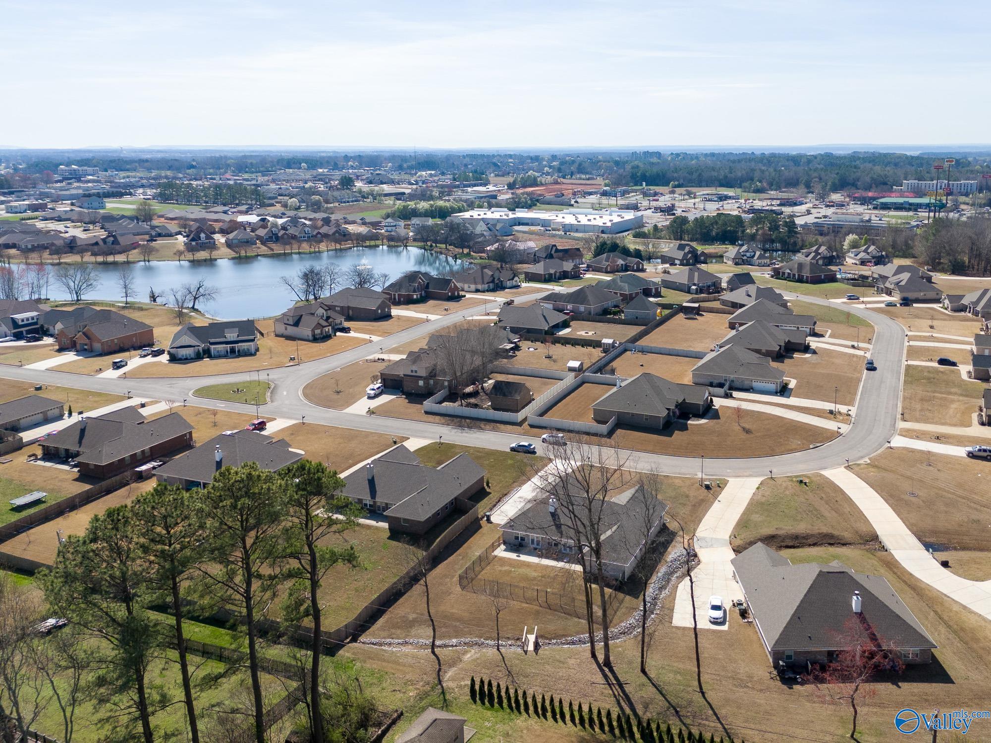 168 Summit Lakes Drive NE