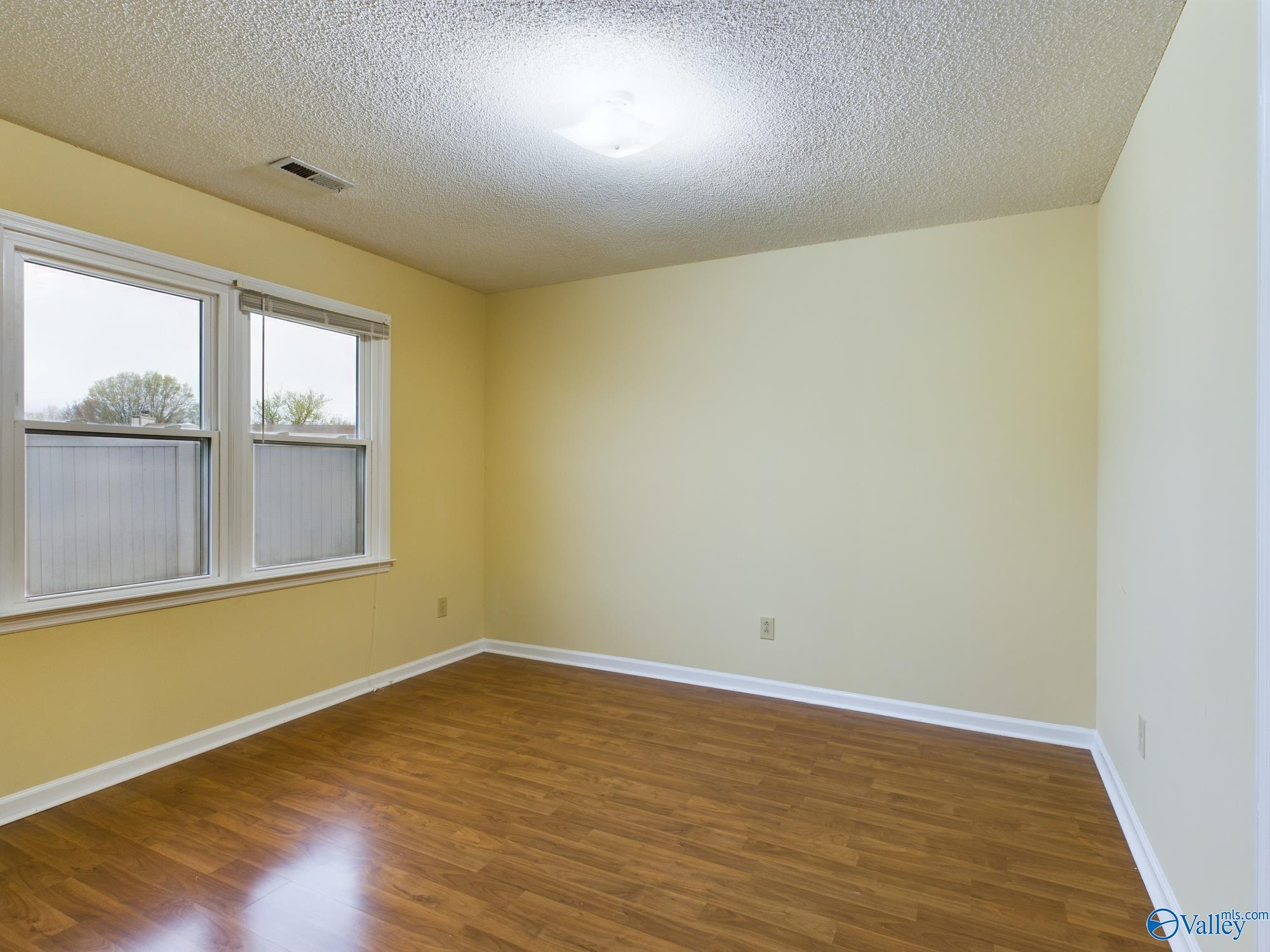 1001 Fieldstone Court SE