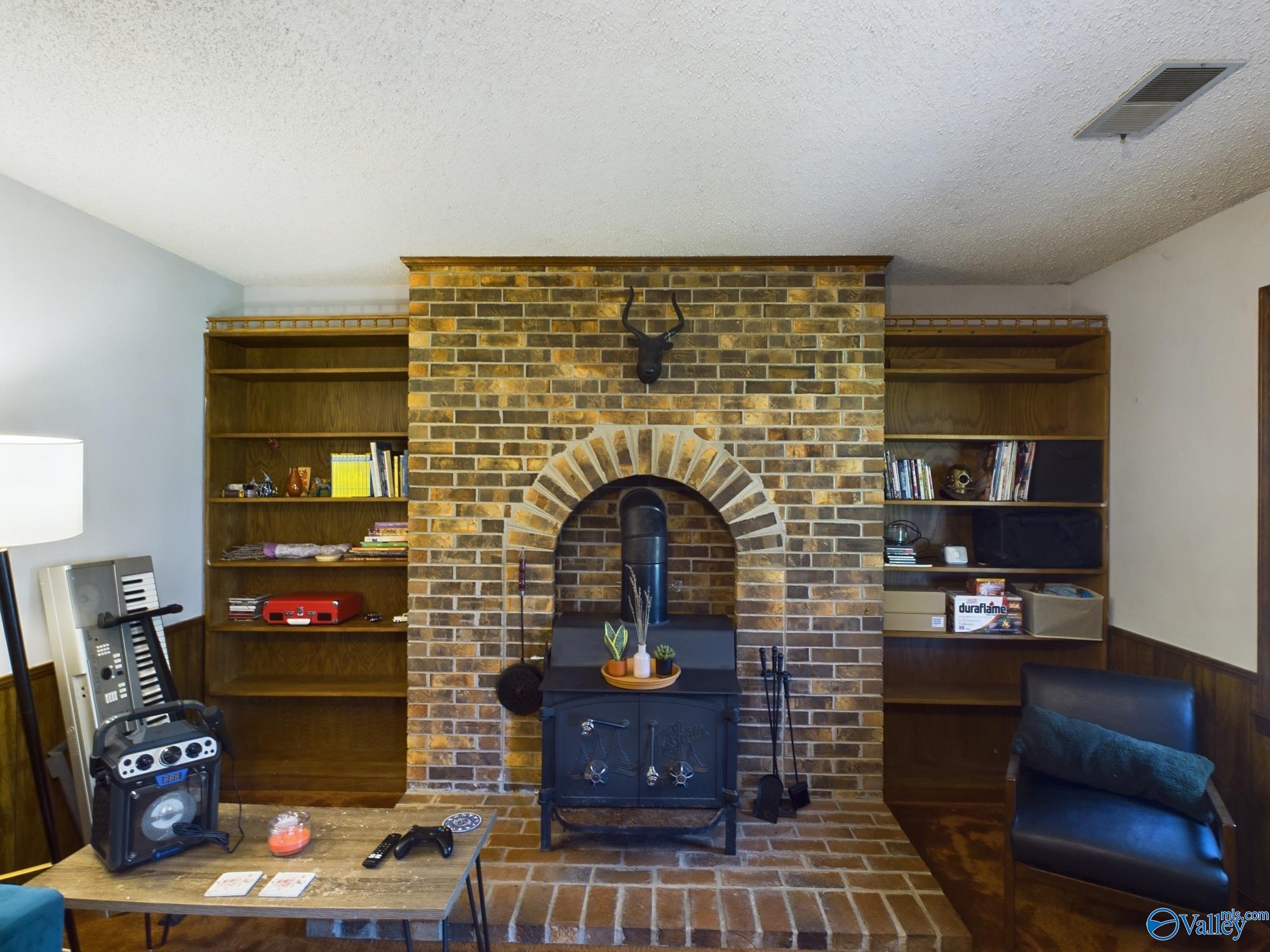 16320 Crimson Street