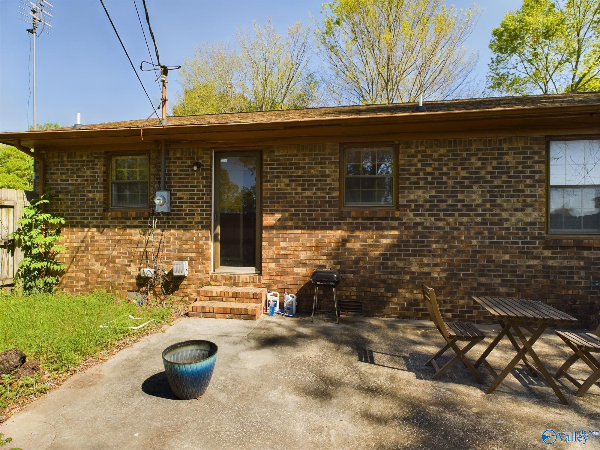 16320 Crimson Street