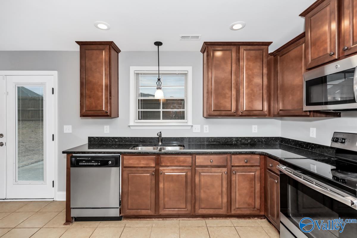 104 Summer Cove Circle NW