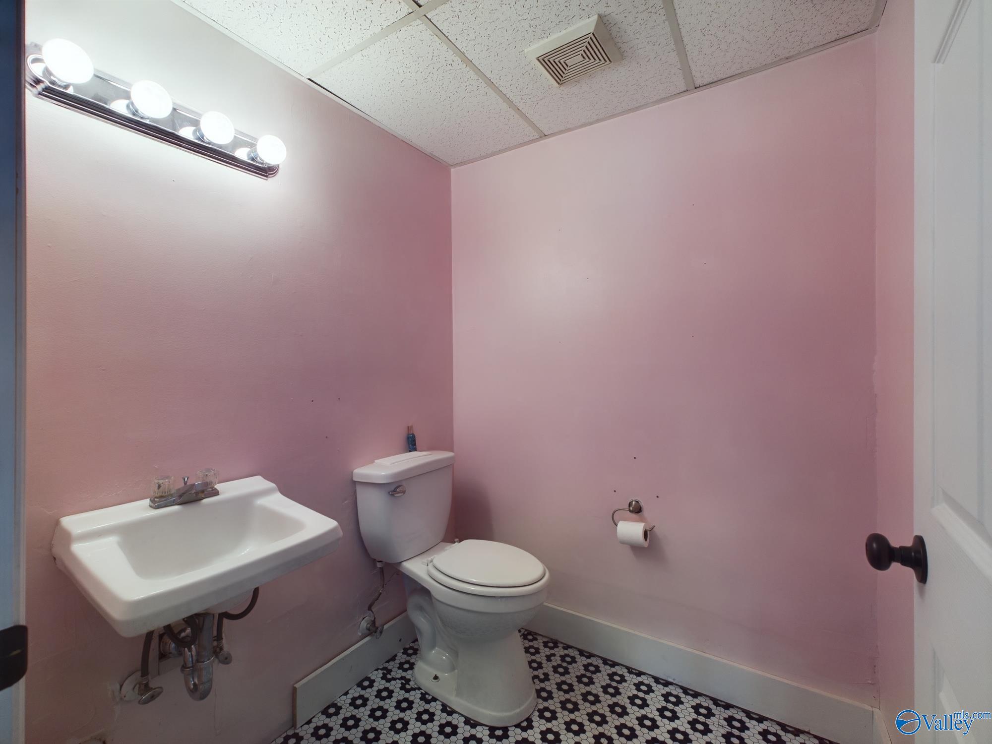 4820 University Drive # 5