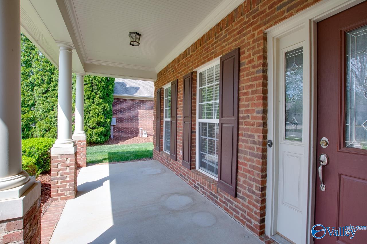 106 Knollcrest Drive