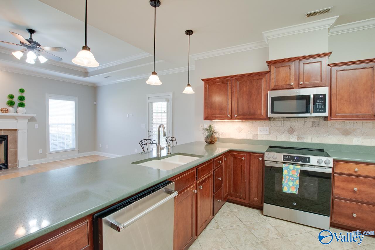 106 Knollcrest Drive