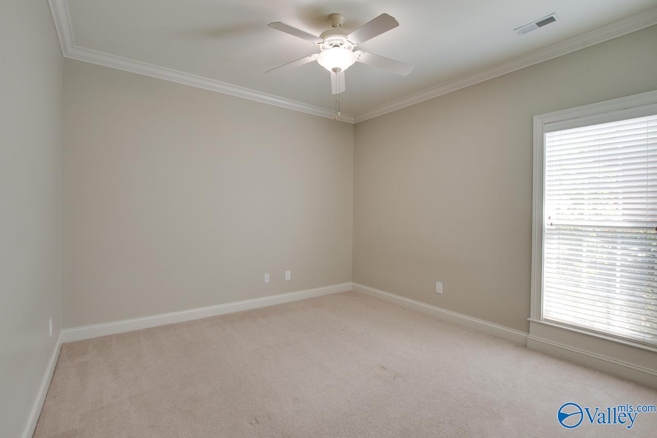 106 Knollcrest Drive