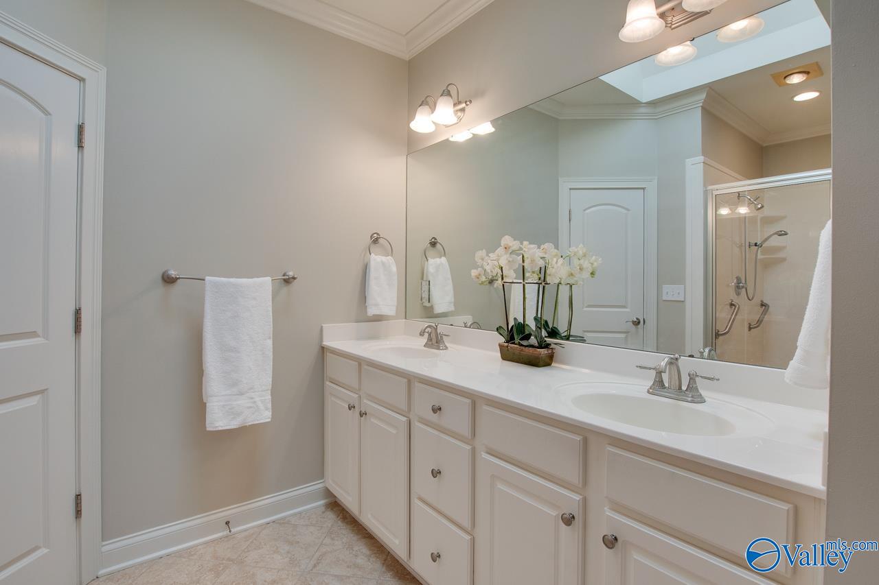 106 Knollcrest Drive