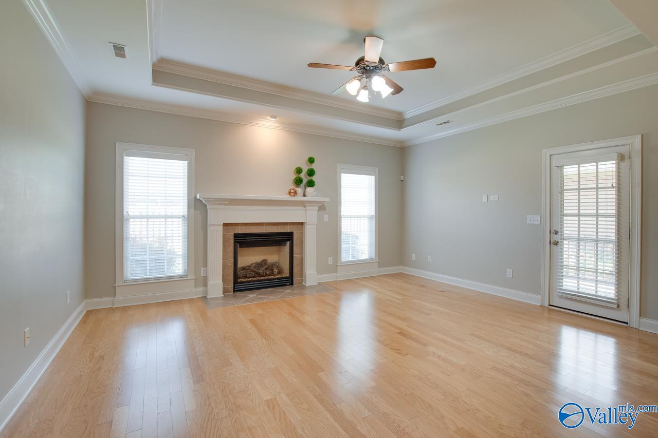 106 Knollcrest Drive