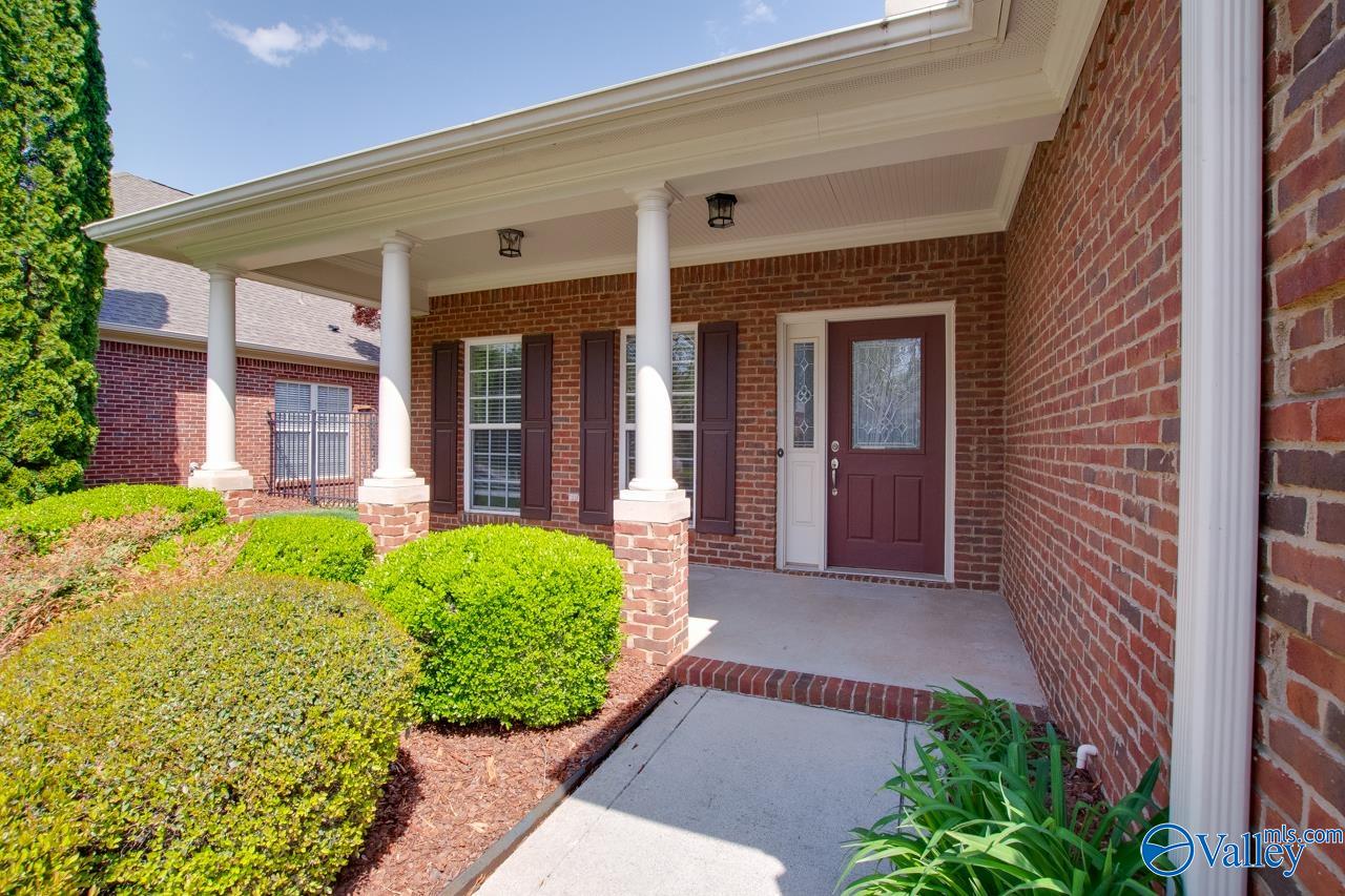 106 Knollcrest Drive