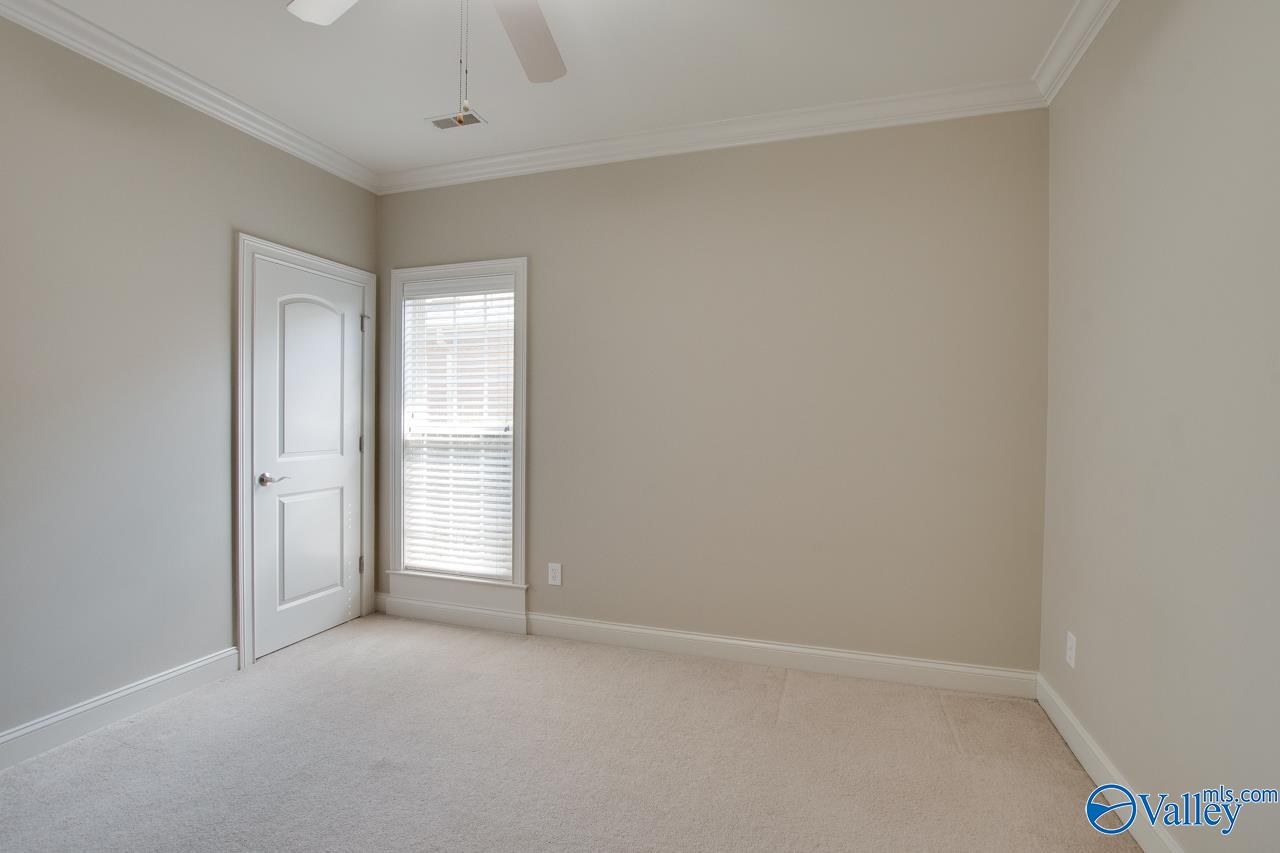 106 Knollcrest Drive