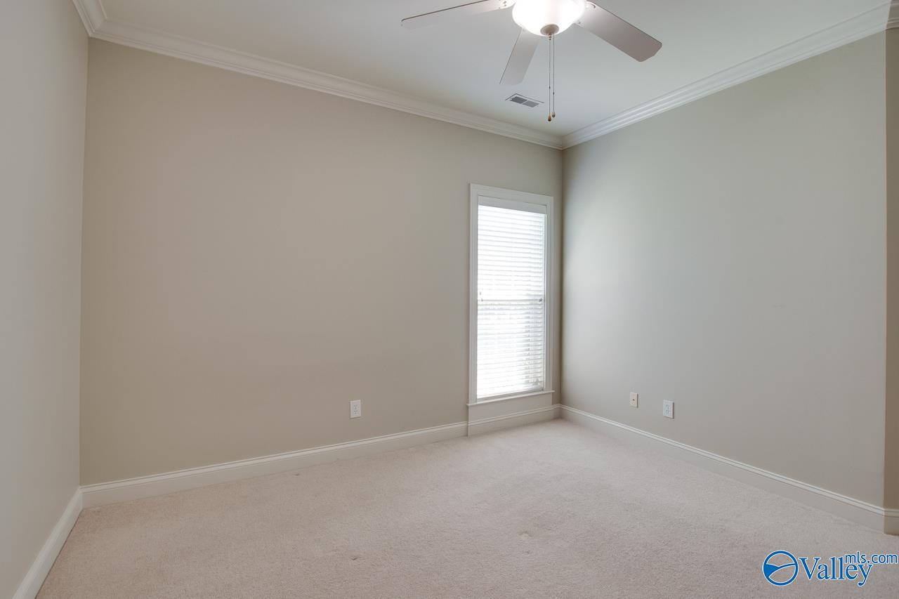 106 Knollcrest Drive