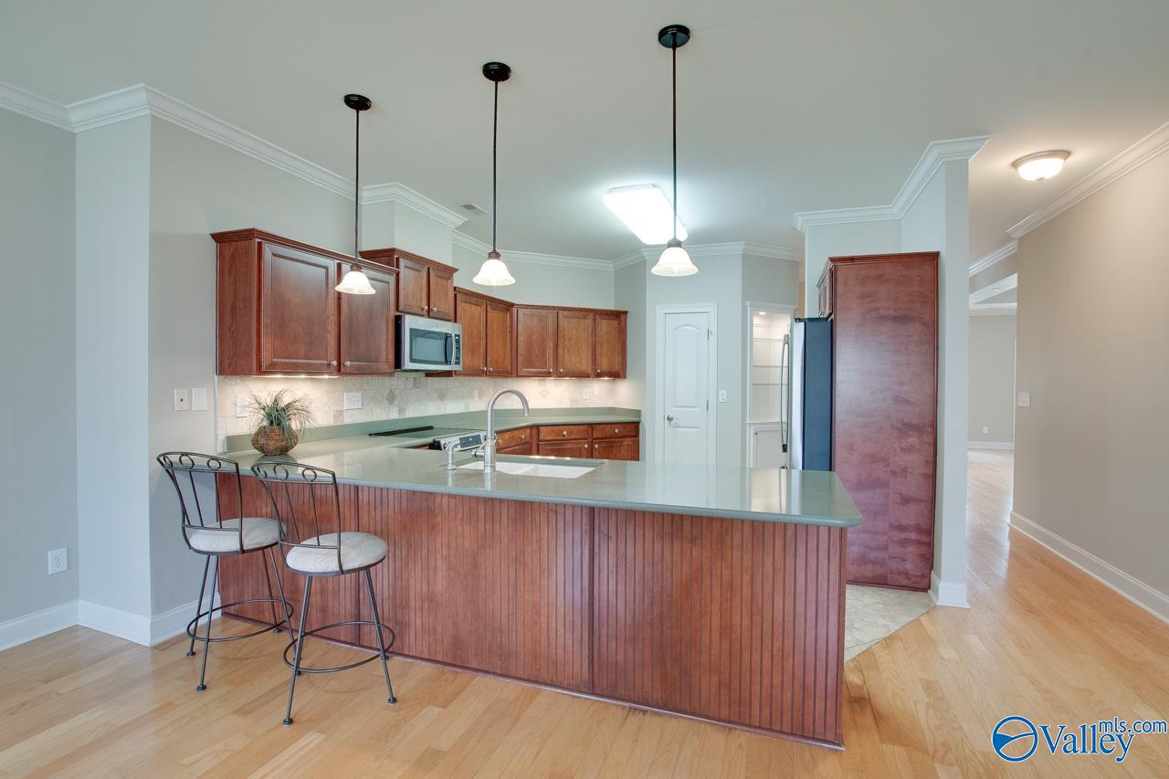 106 Knollcrest Drive