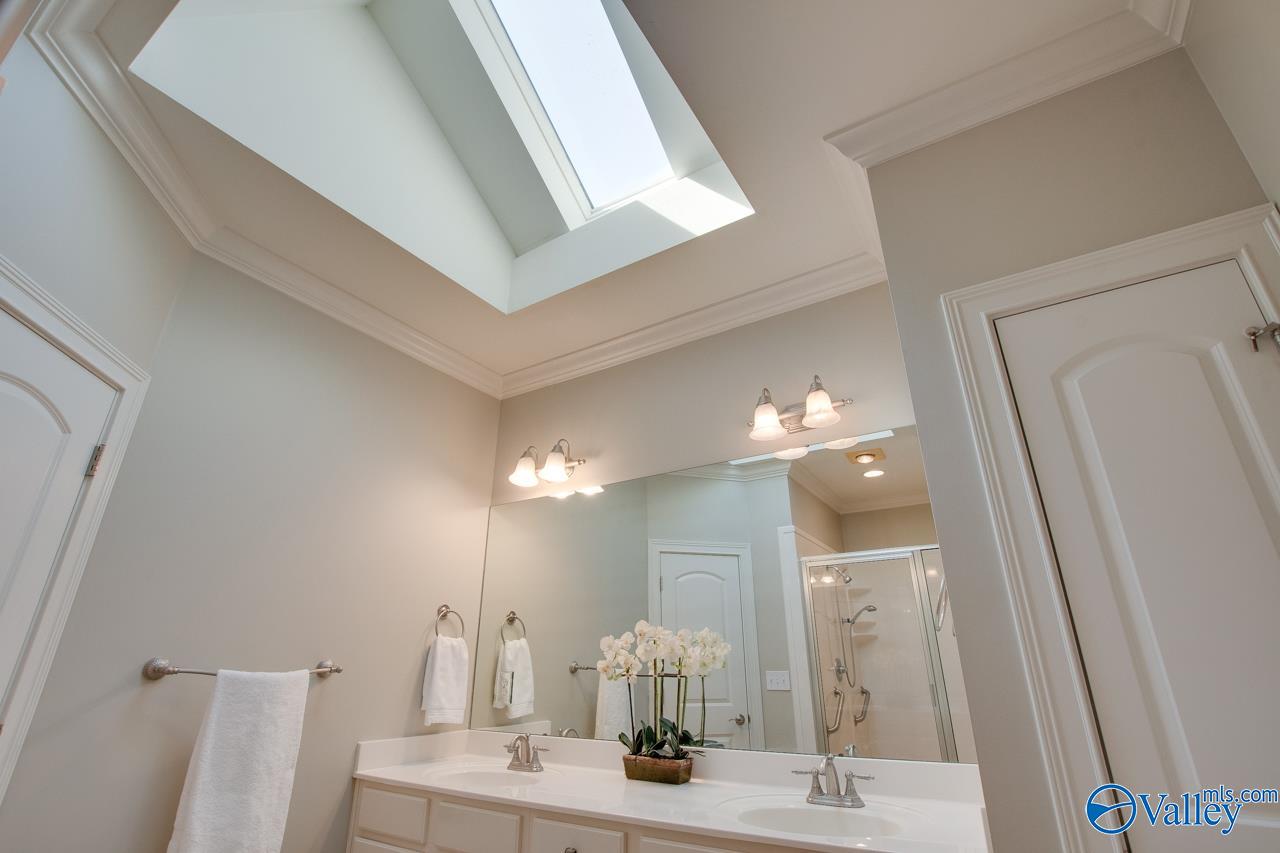 106 Knollcrest Drive