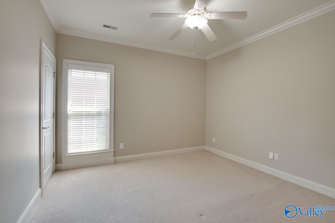 106 Knollcrest Drive