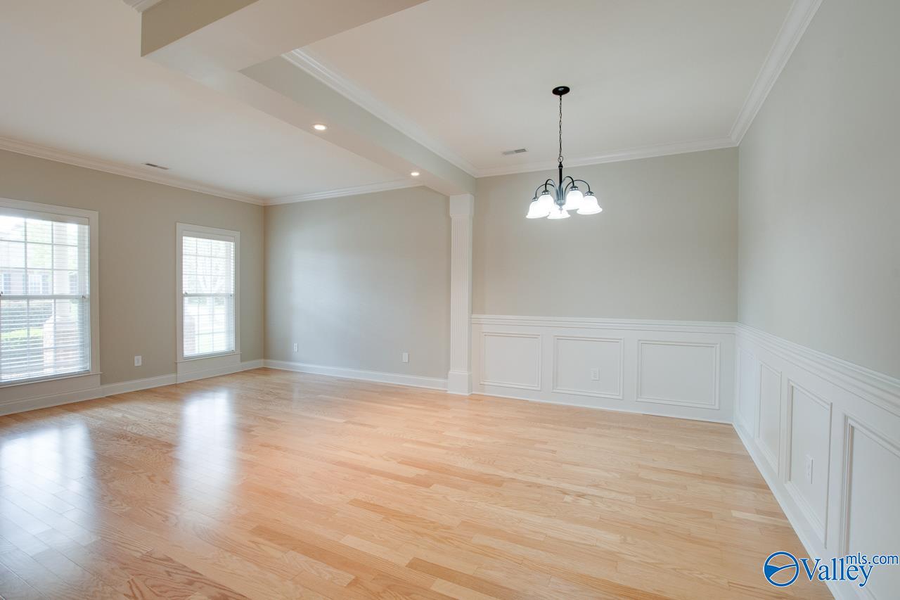 106 Knollcrest Drive