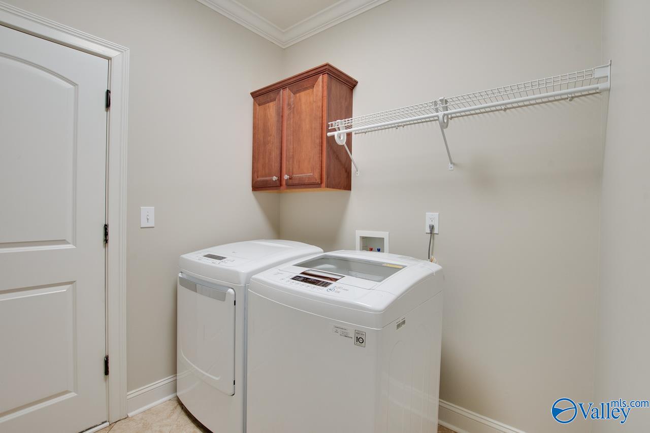 106 Knollcrest Drive